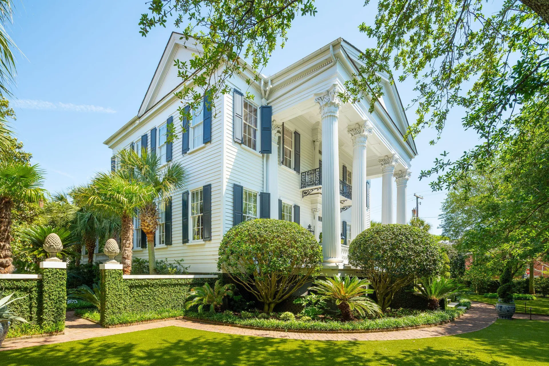 Property image 2 at 172 Tradd Street, Charleston, SC 29401