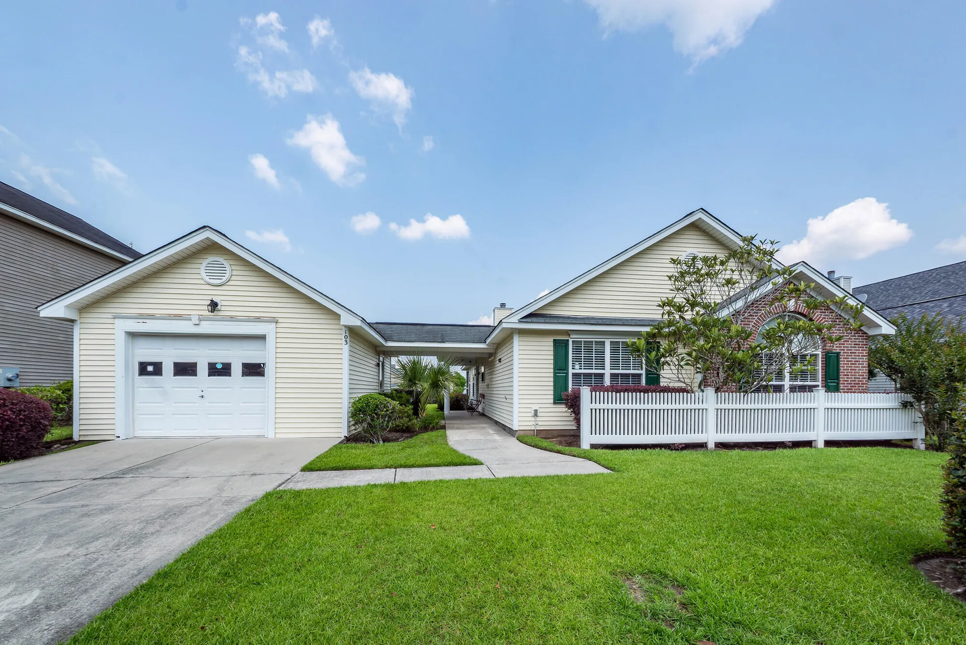 Property image 2 at 103 Savannah River Drive, Summerville, SC 29485