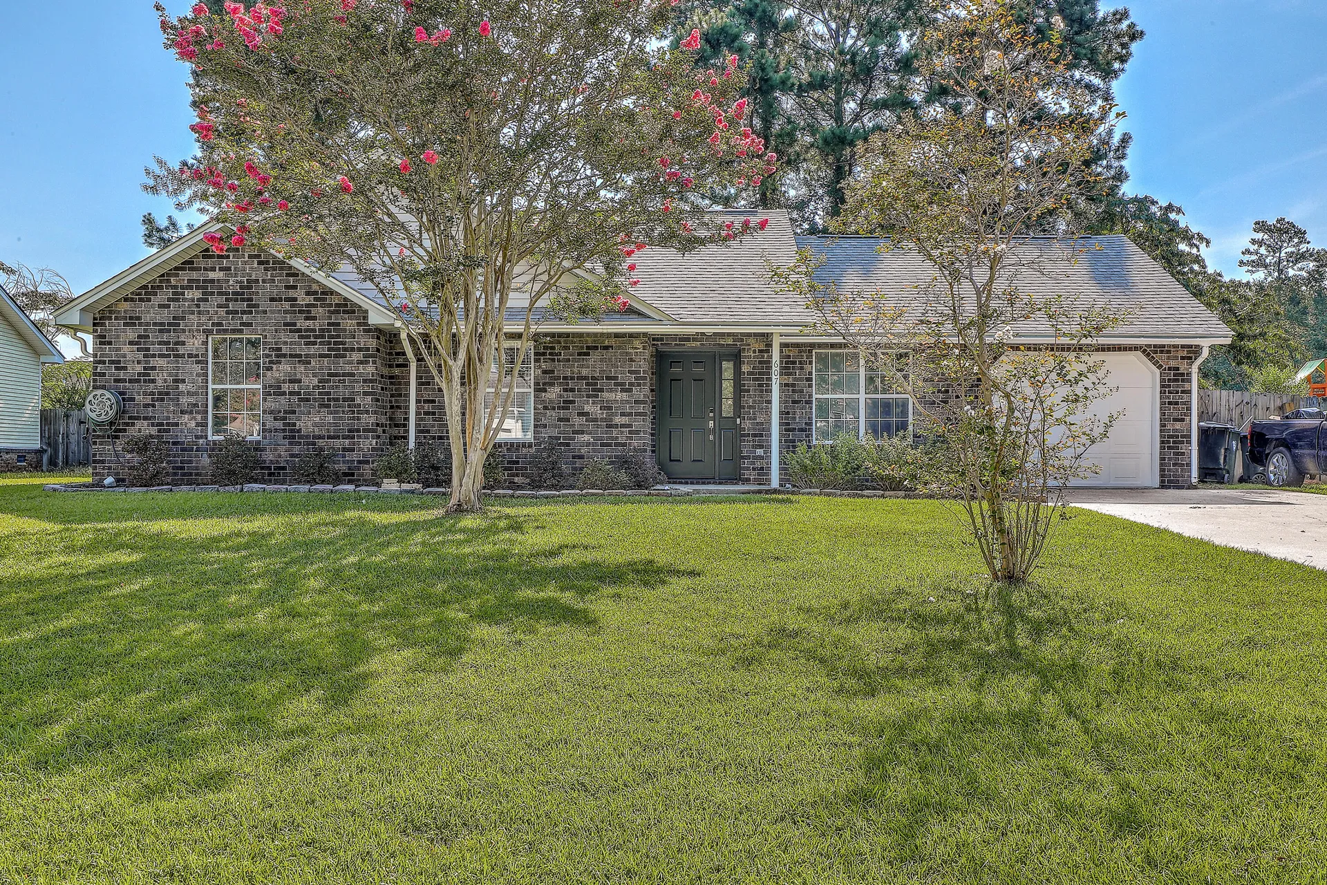 Marlin Estates, Summerville Community