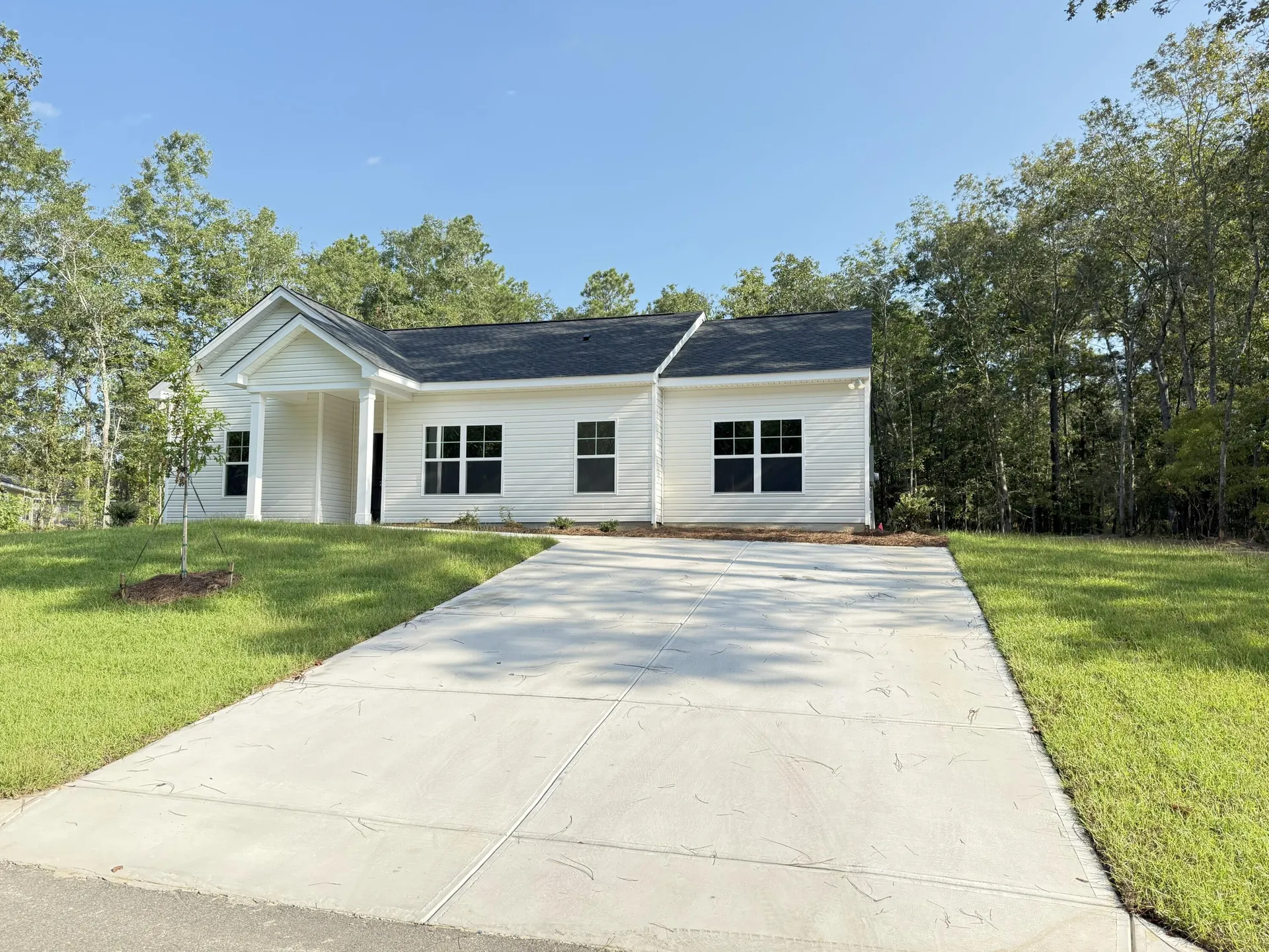 Country Oaks, Orangeburg Community