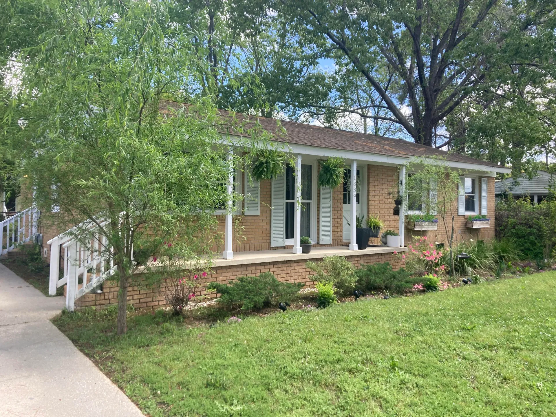 1839 Manigault Place