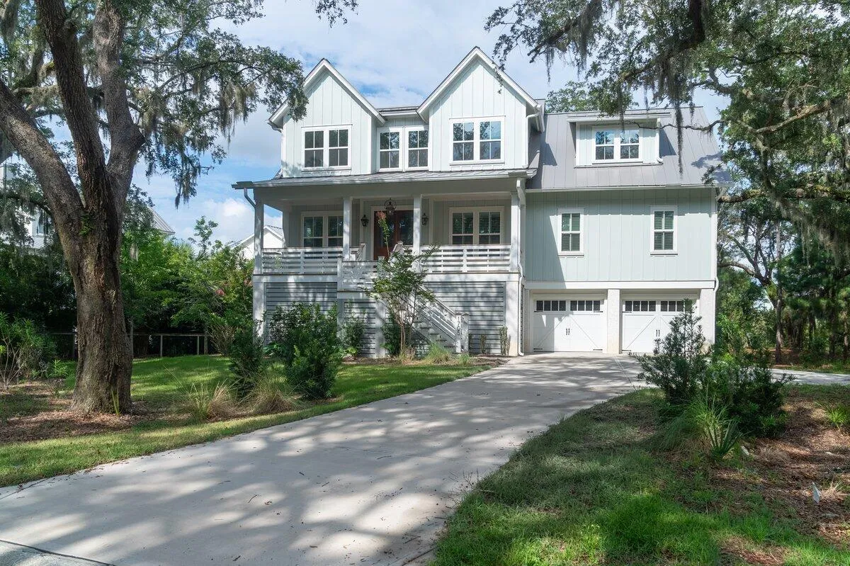 1705 Ancient Oaks Lane