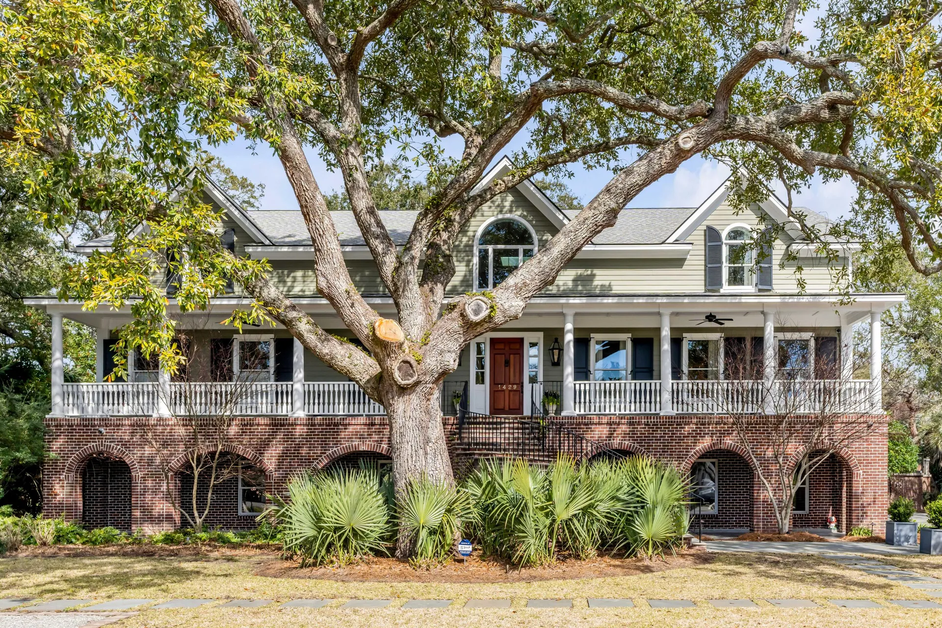 Country Club II, Charleston Community