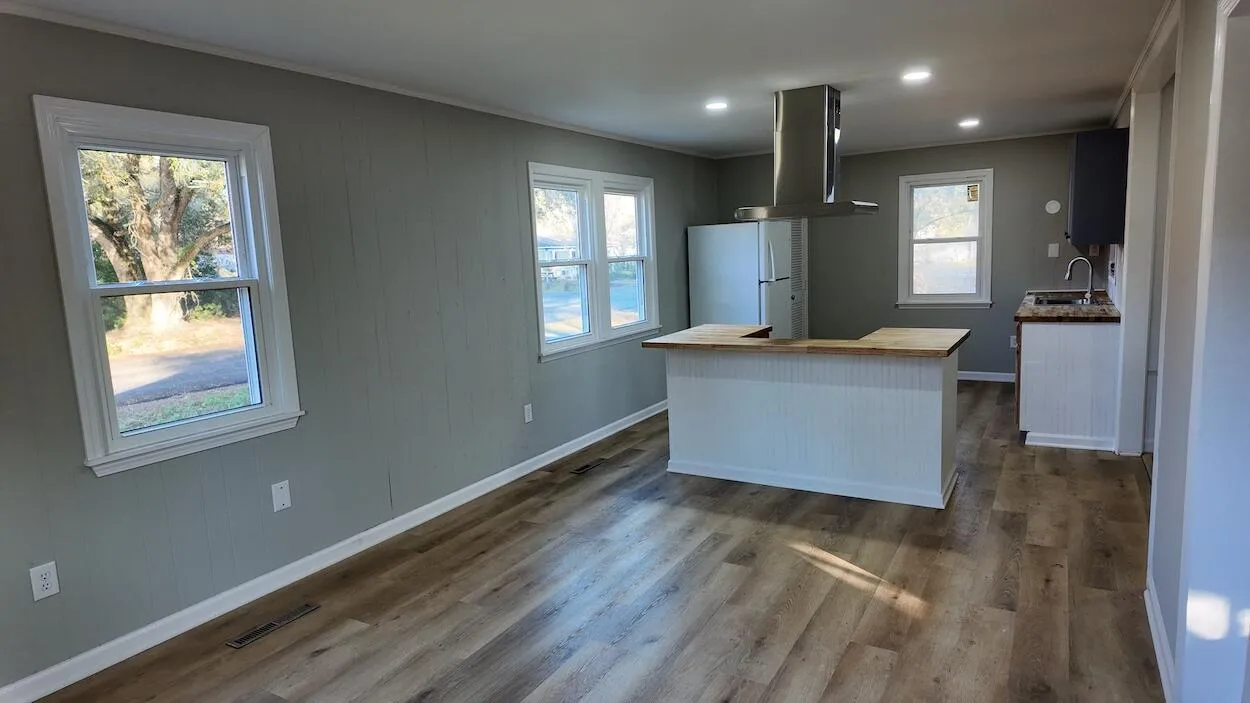 Property image 2 at 412 Live Oak Street, Walterboro, SC 29488