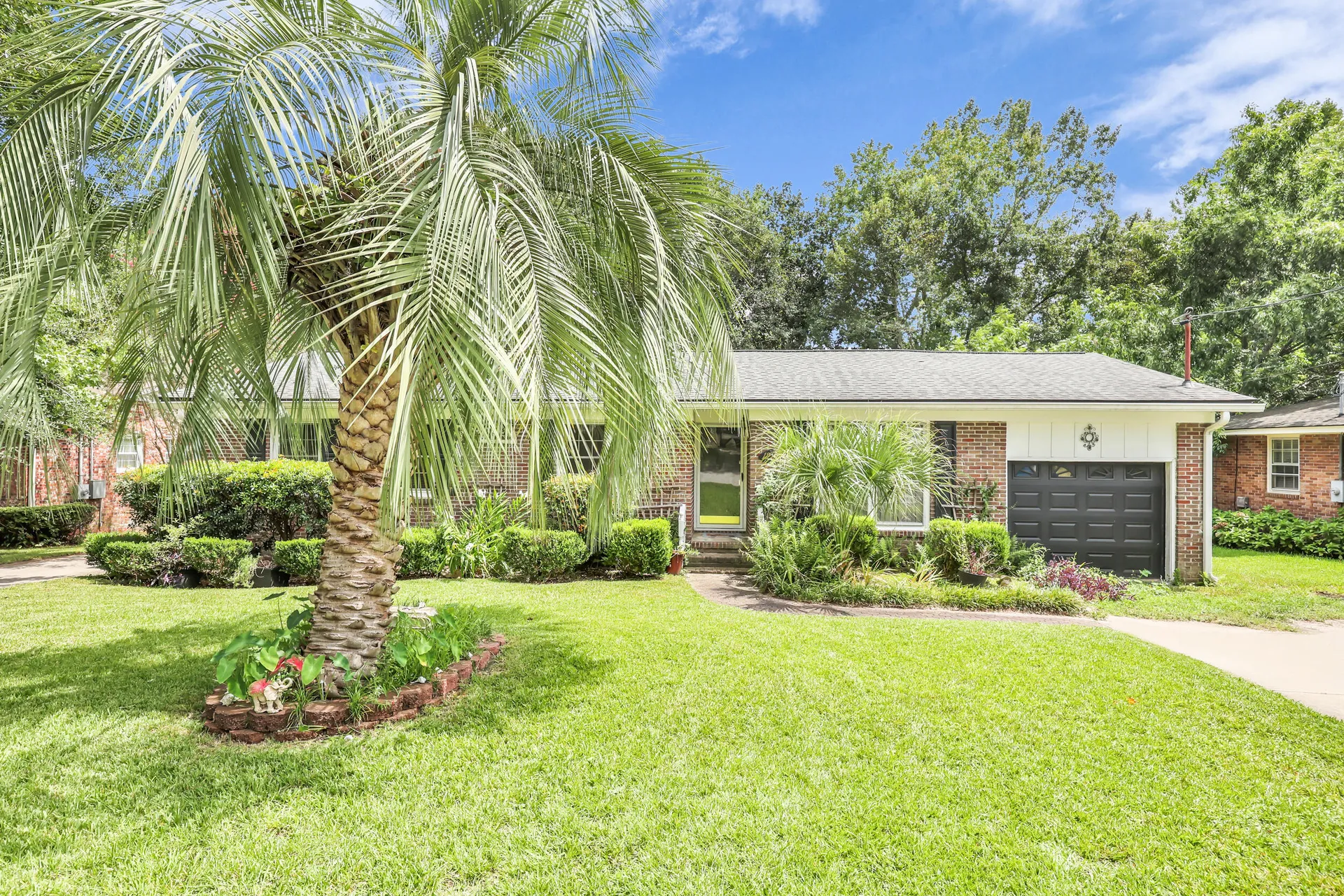 1225 Hillside Drive
