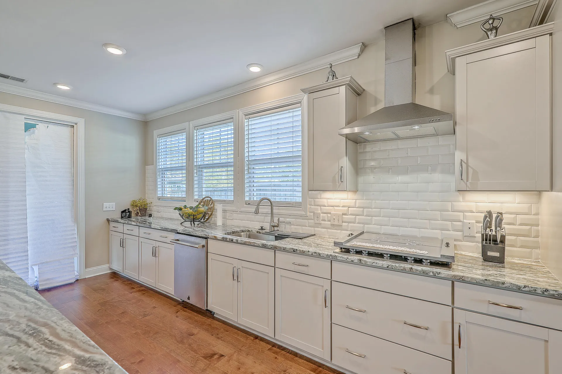 Property image 3 at 620 Chigwell Springs Lane, Summerville, SC 29486