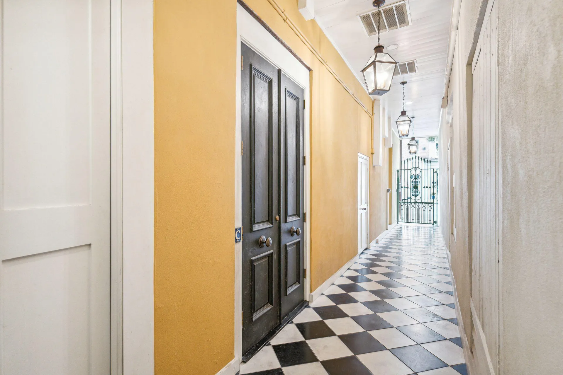 Property image 5 at 29 Broad Street C, Charleston, SC 29401