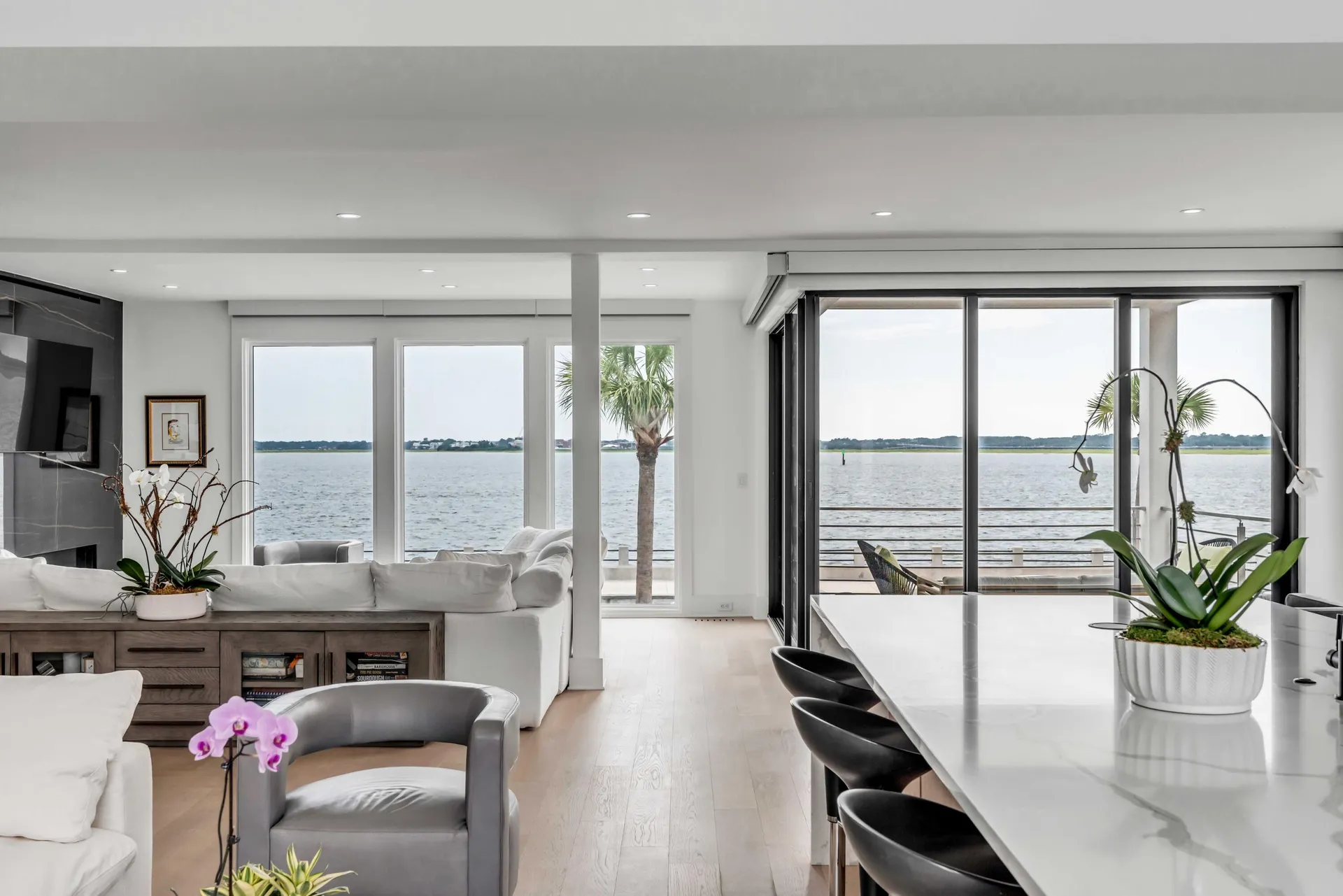 Property image 4 at 100 Murray Boulevard, Charleston, SC 29401