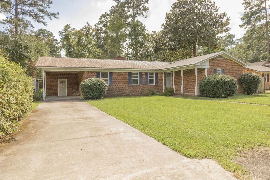 605 Lynnwood Road