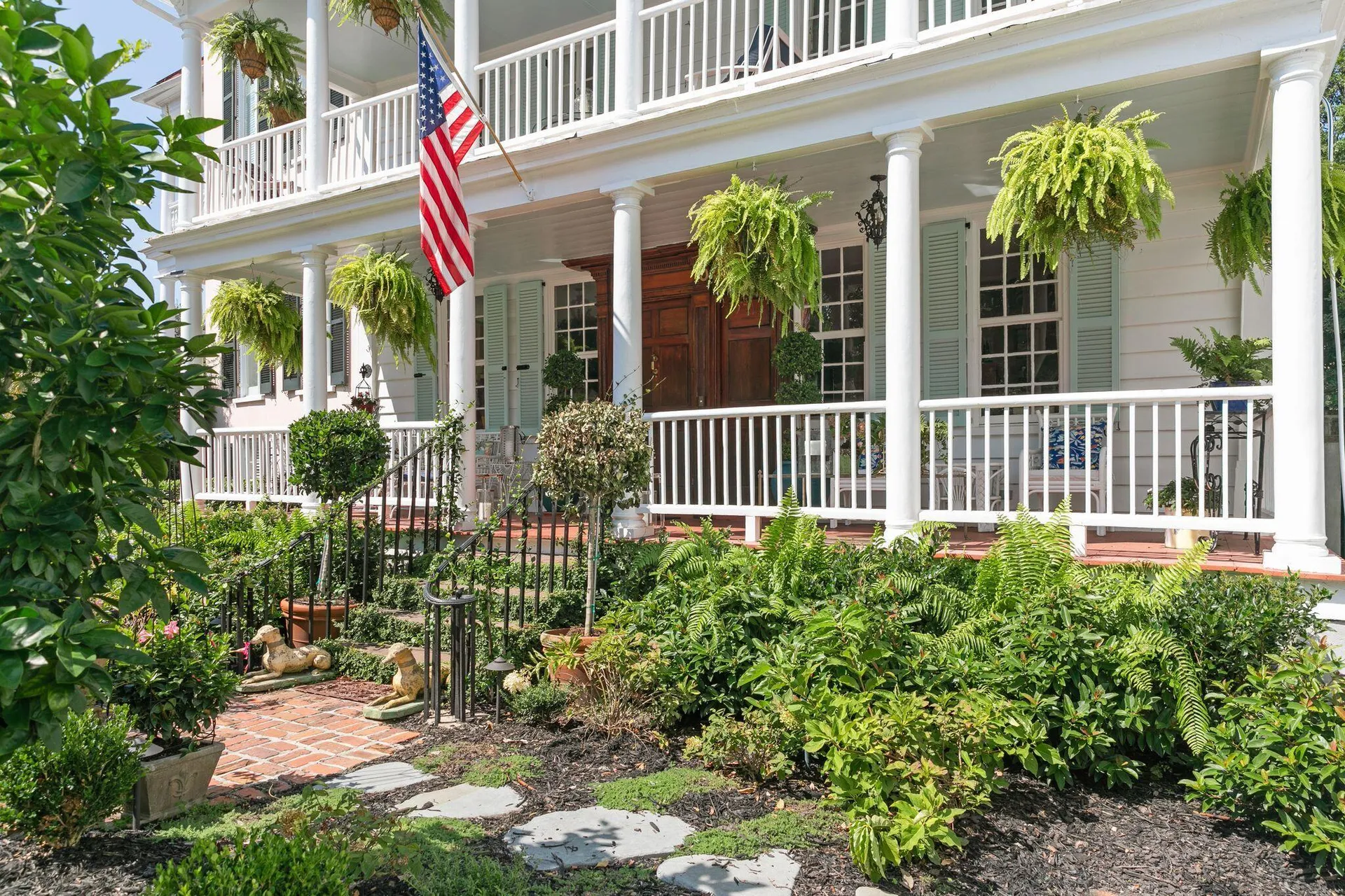 Property image 2 at 10 Water Street, Charleston, SC 29401