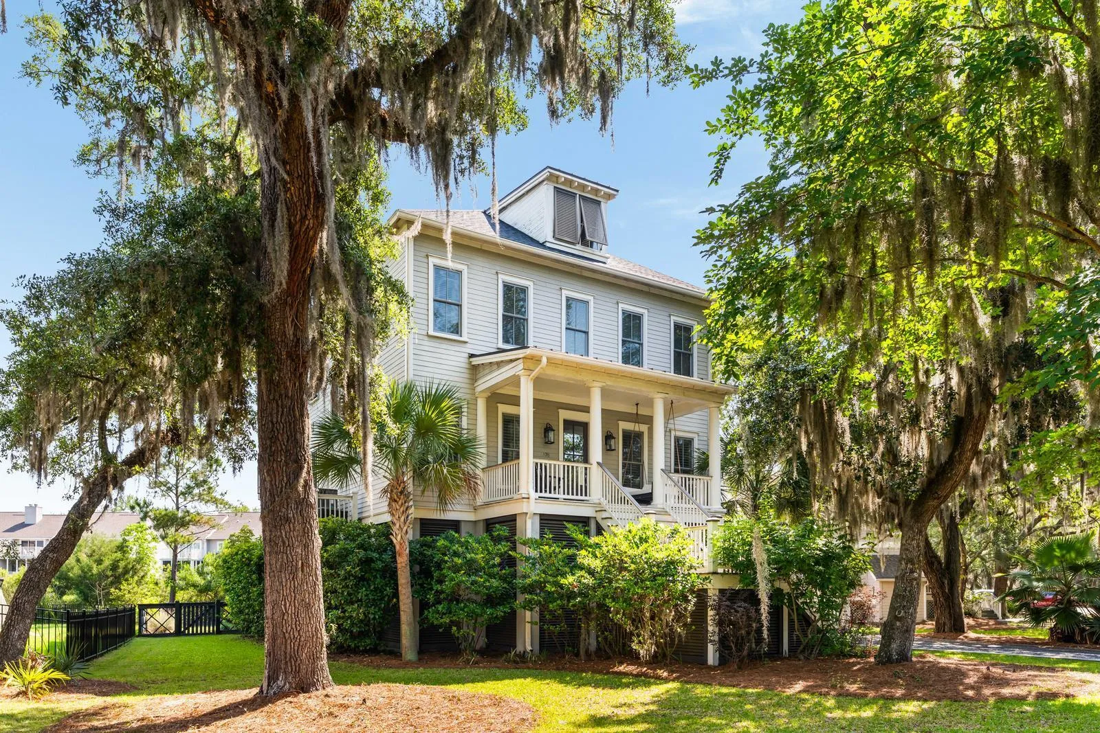 1878 Headquarters Plantation Drive