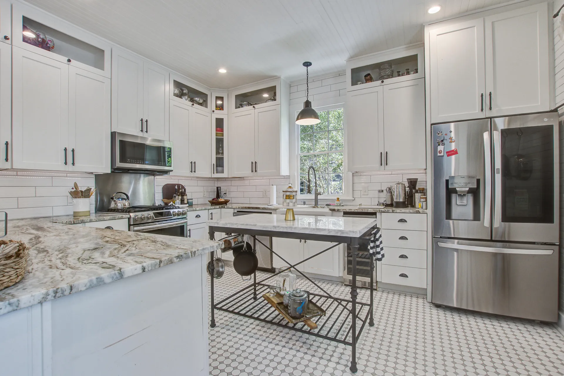 Property image 2 at 213 S Laurel Street, Summerville, SC 29483