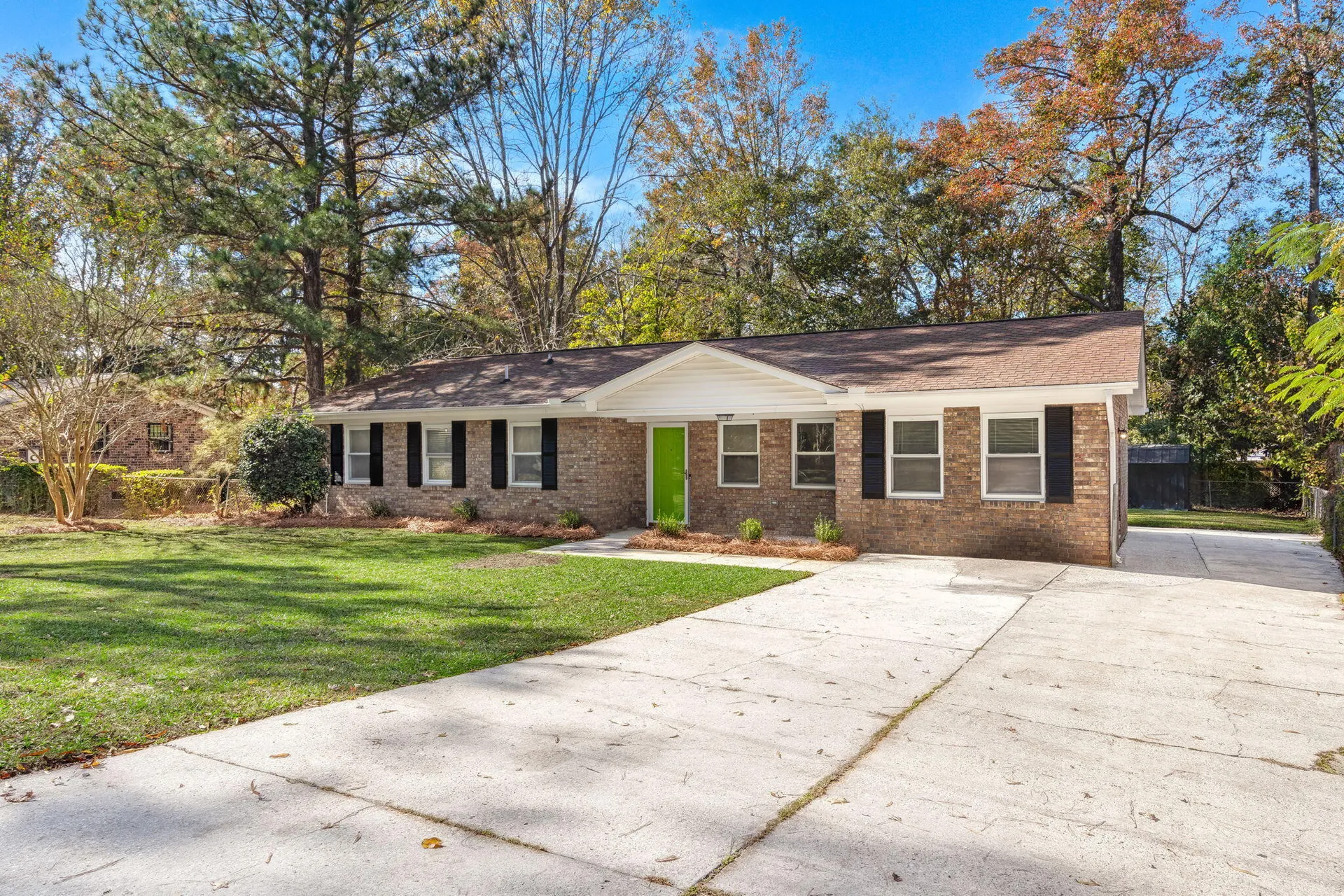 Meadowbrook, Summerville Community
