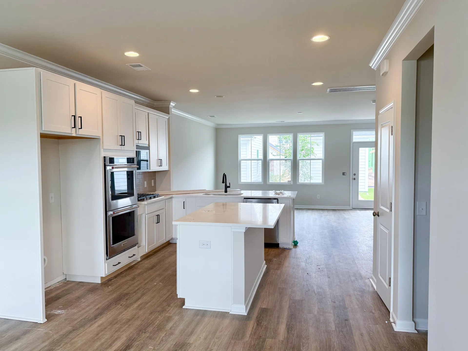 Property image 3 at 760 Blueway Avenue, Summerville, SC 29486