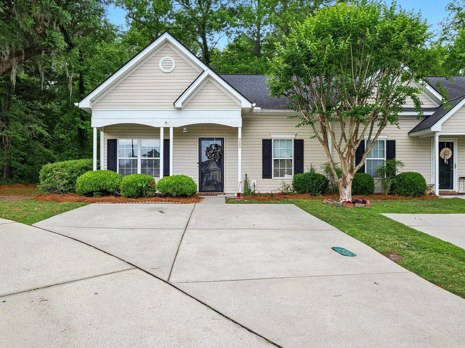 Property image 2 at 325 Dupont Way, Summerville, SC 29485
