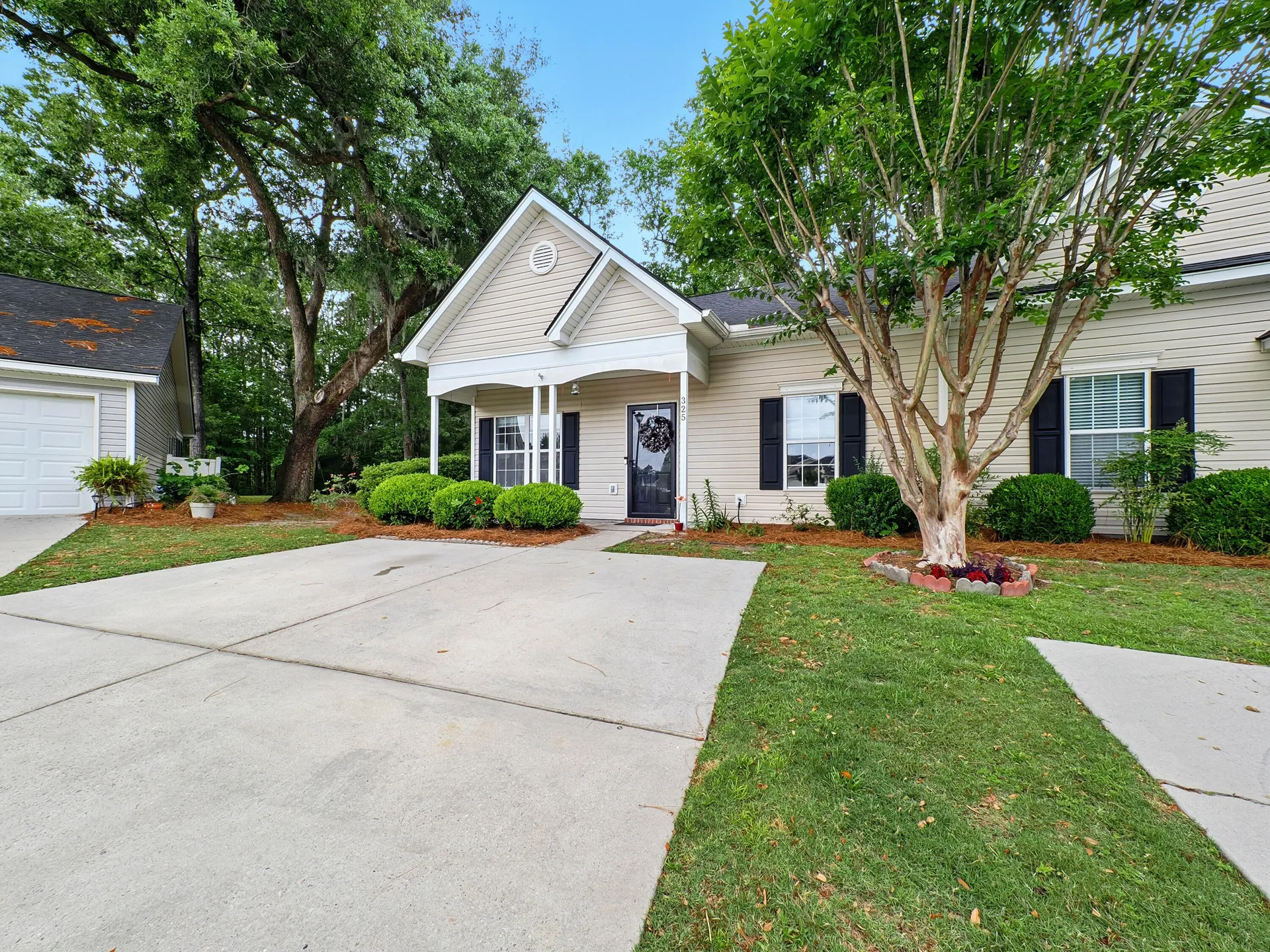 Property image 3 at 325 Dupont Way, Summerville, SC 29485