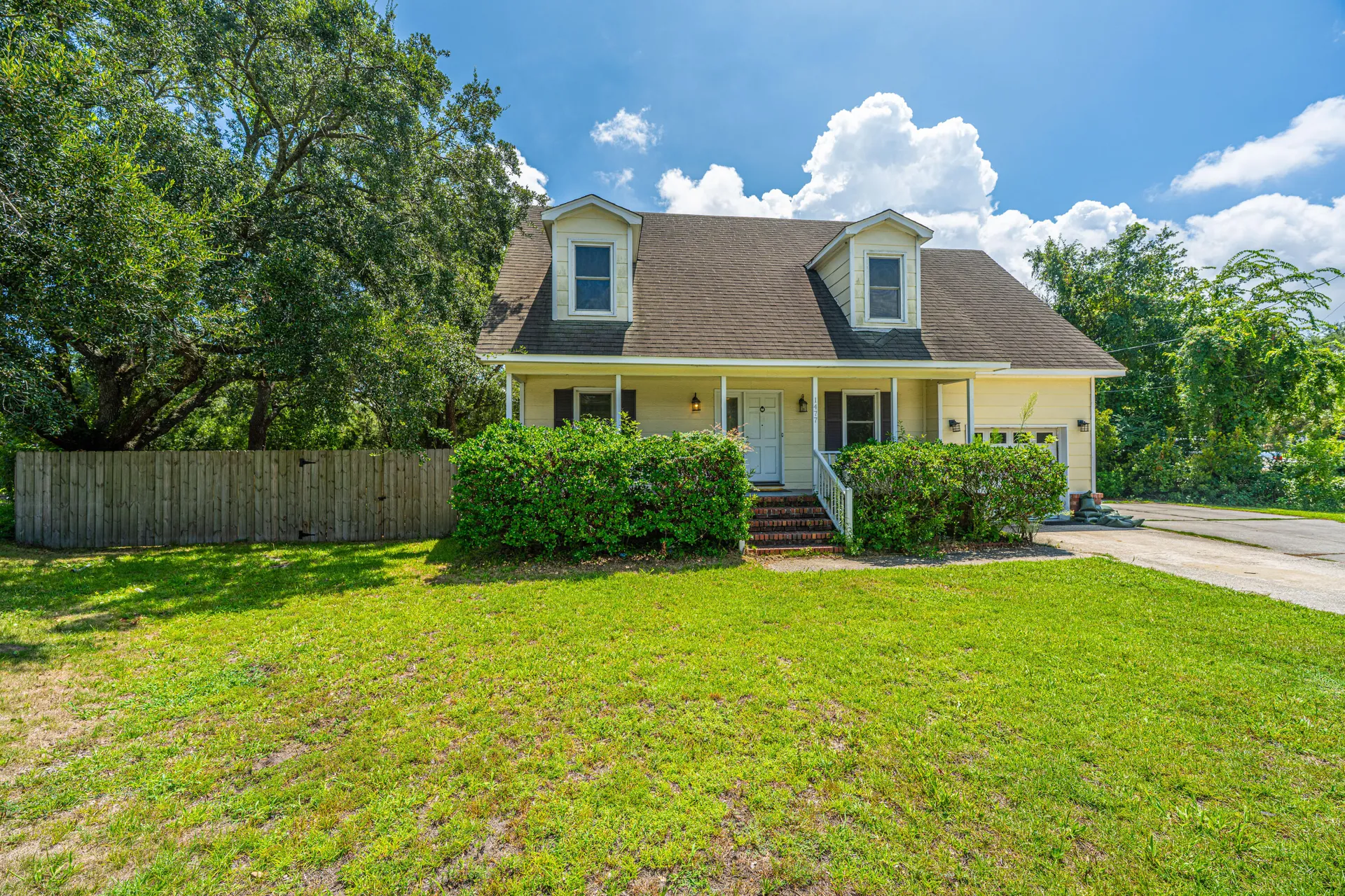 Property image 3 at 1477 Theresa Drive, Charleston, SC 29412