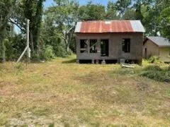 305 E 1st N Street
