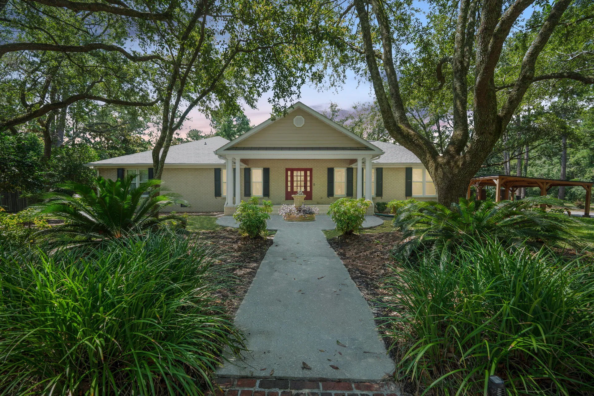 Property image 2 at 100 Fairway Drive, Summerville, SC 29483