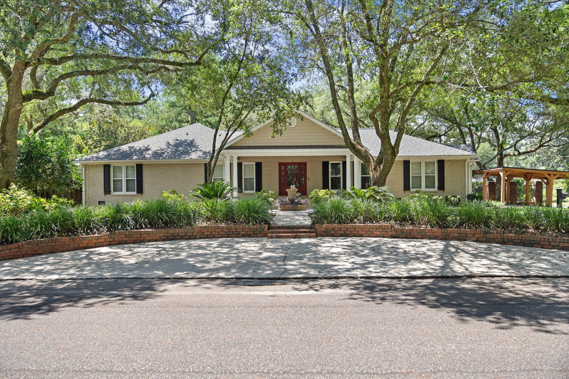 Property image 3 at 100 Fairway Drive, Summerville, SC 29483