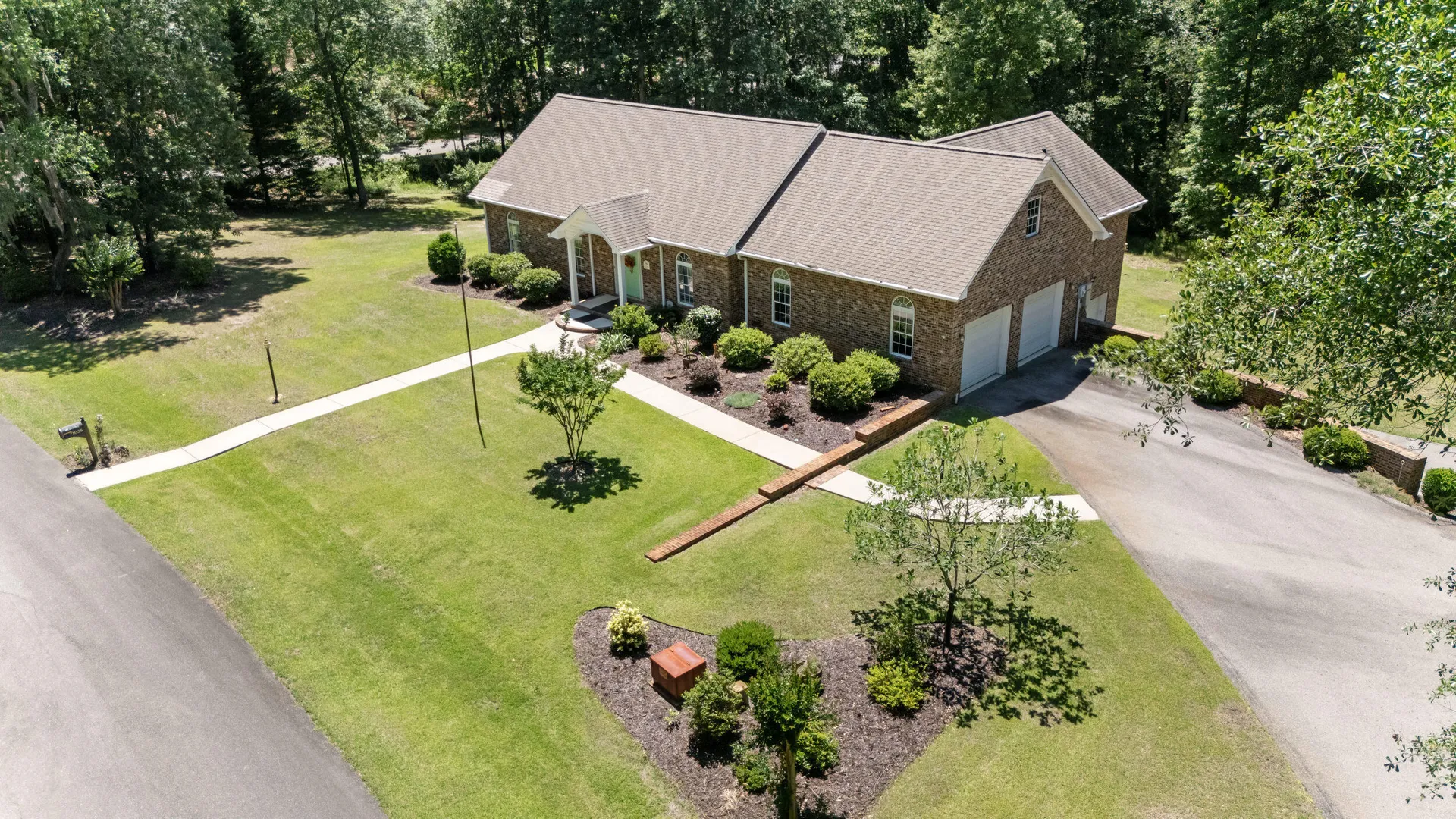 Sanoree, Santee Community