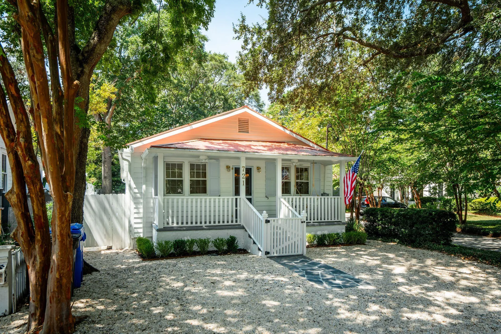 Property image 2 at 721 Royall Avenue, Mount Pleasant, SC 29464