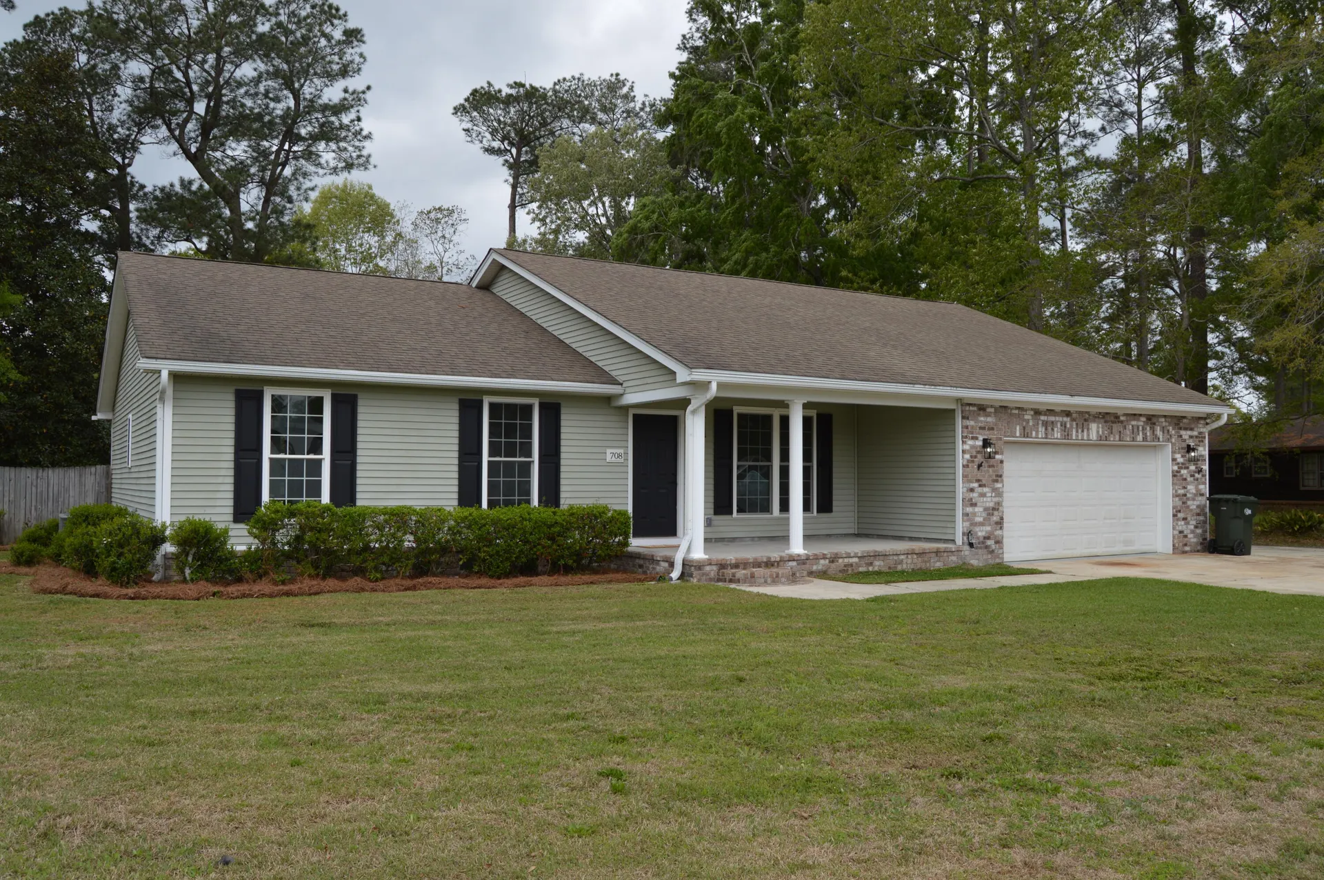 Oaks Estates, Goose Creek Community