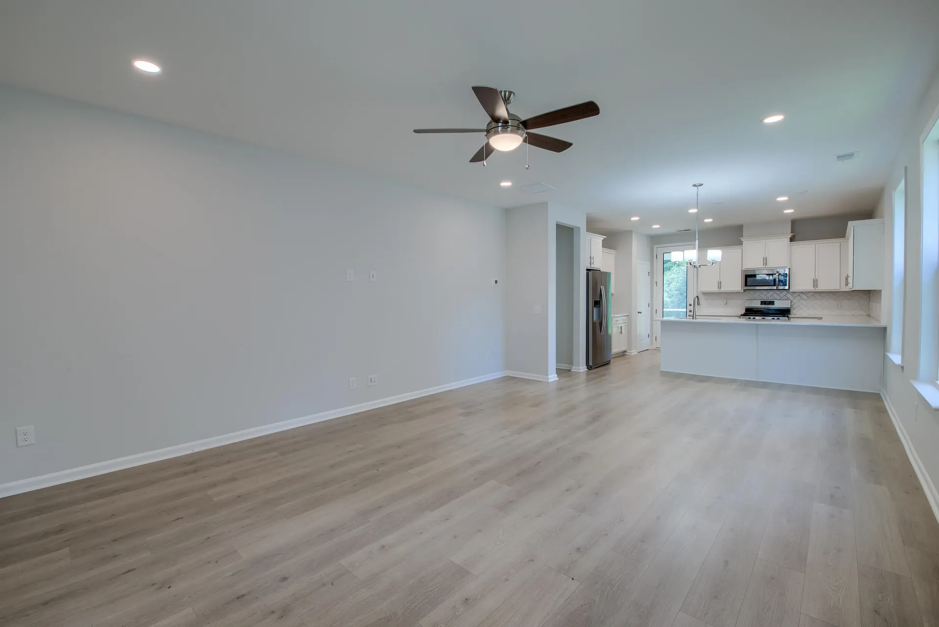 Property image 5 at 8640 Windsor Hill Boulevard, North Charleston, SC 29420