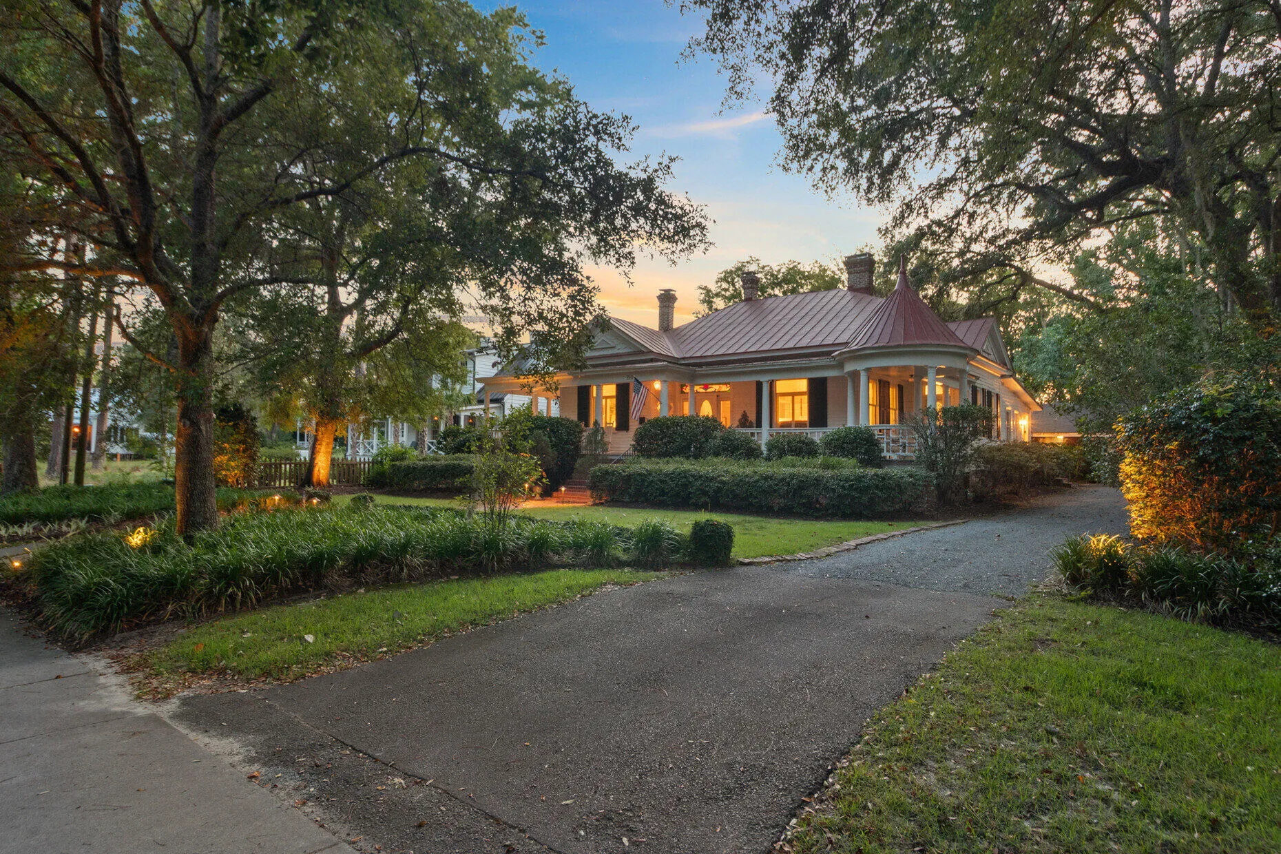 Property image 2 at 210 S Gum Street, Summerville, SC 29483