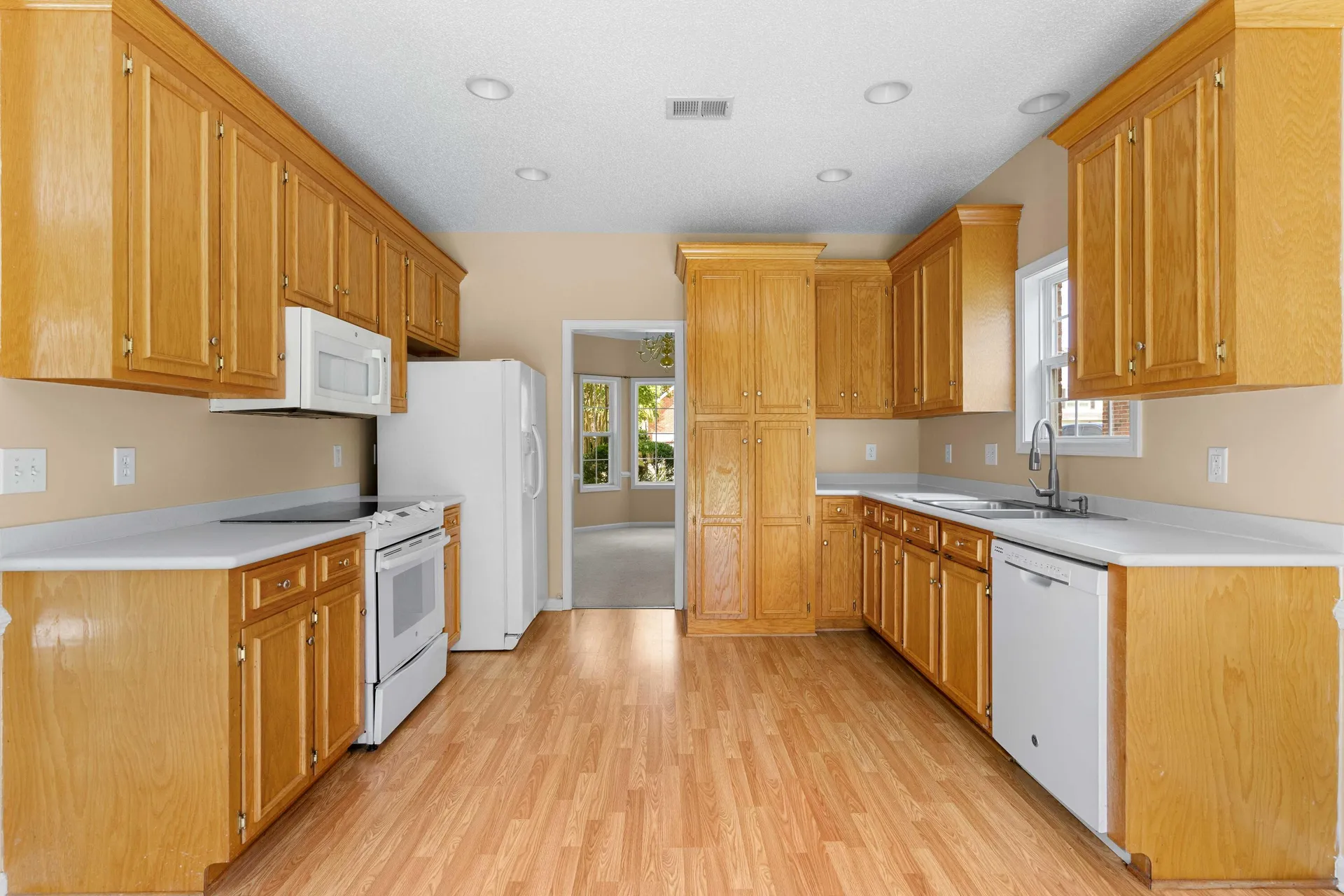 Property image 2 at 8752 Evangeline Drive, North Charleston, SC 29420