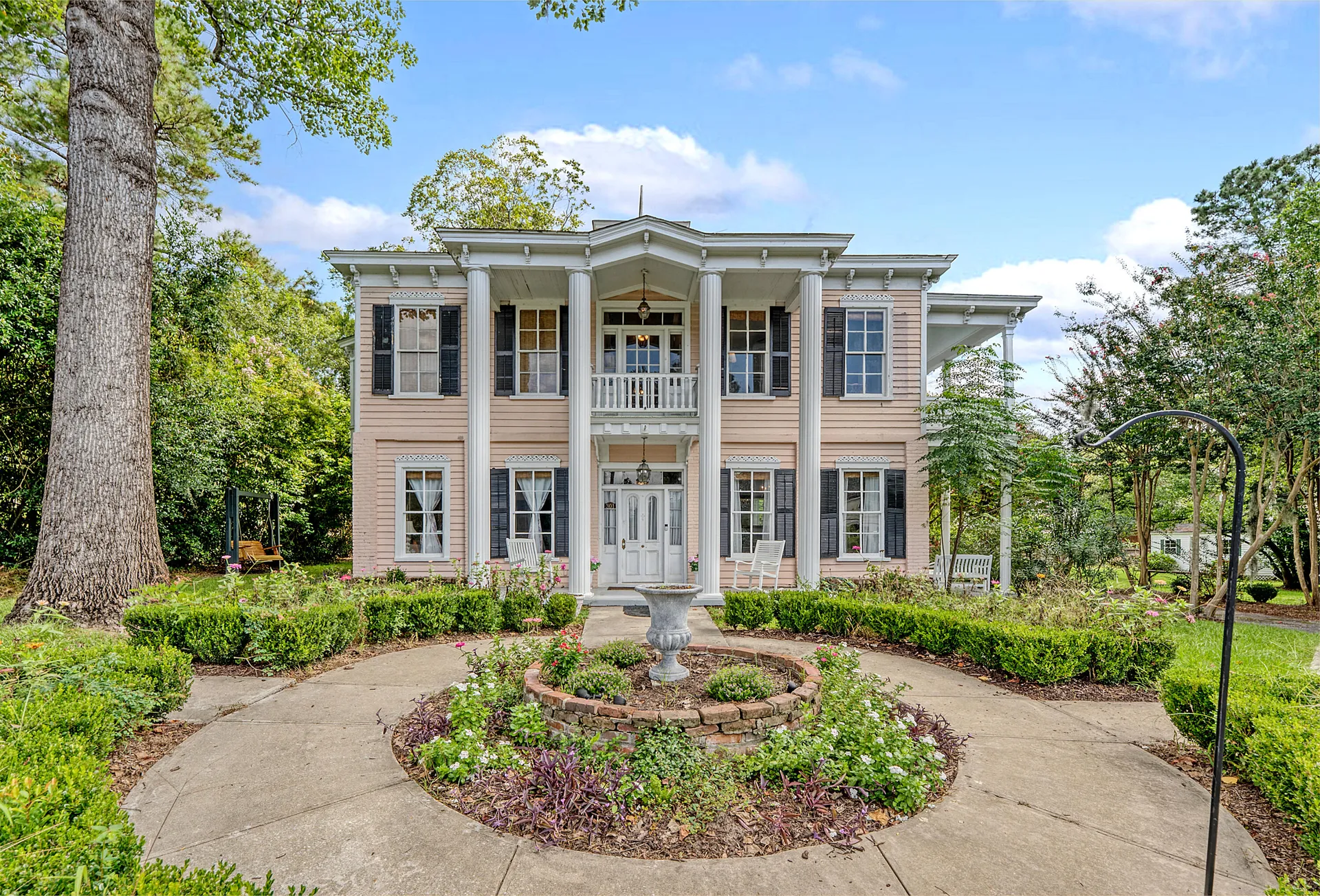 Property image 3 at 301 E Richardson Avenue, Summerville, SC 29483