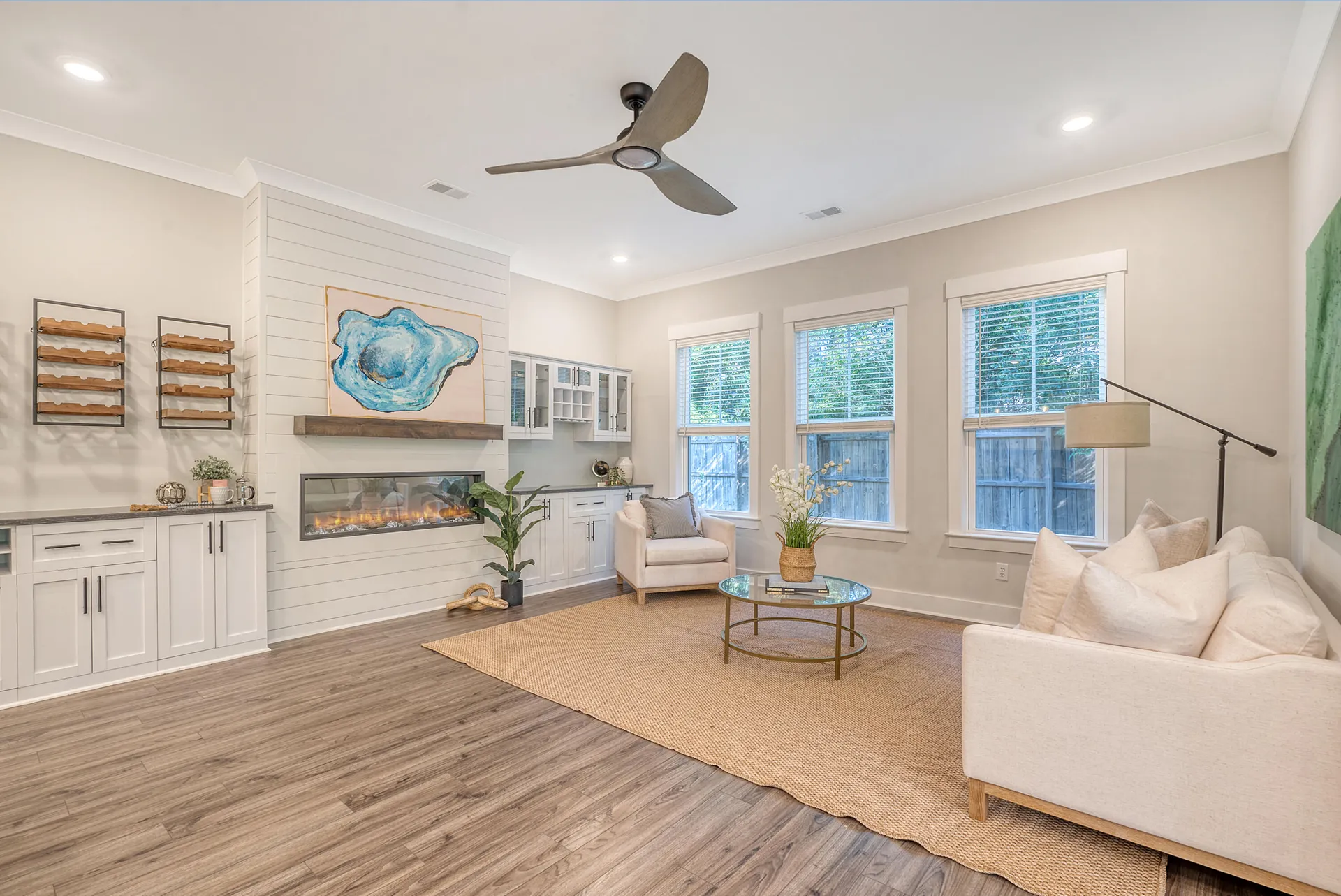 3092 Emma Lane
