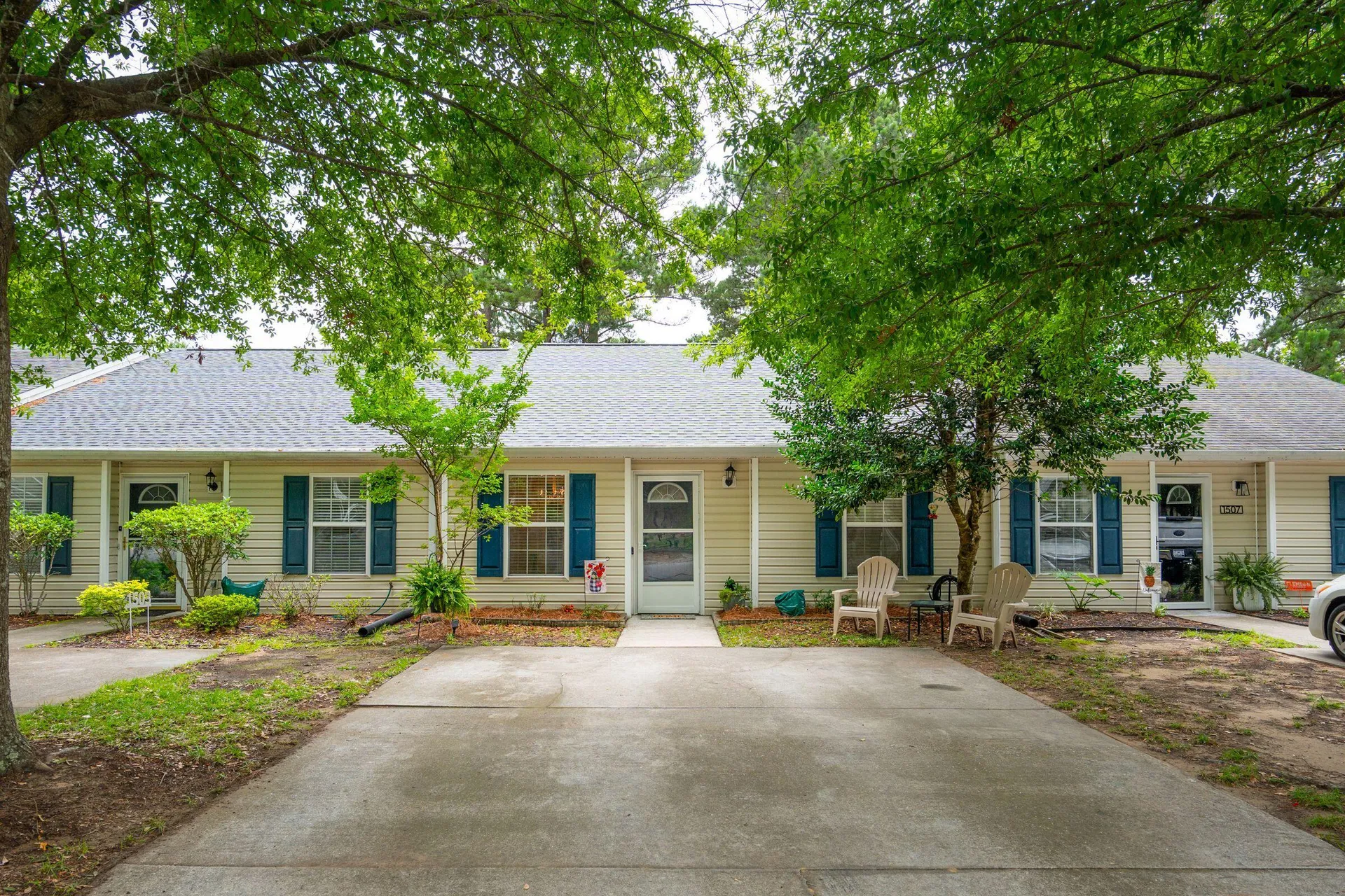 Meridian Place, Charleston Community