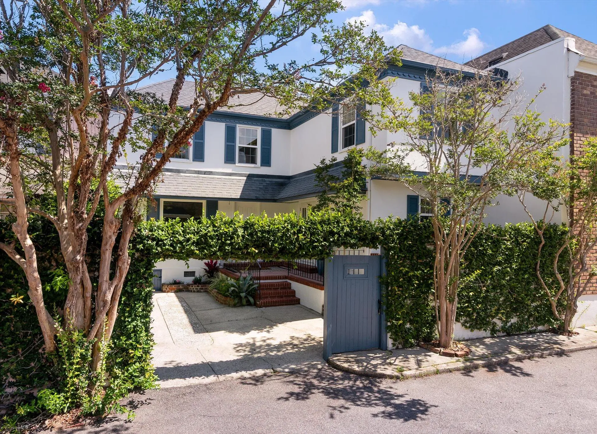 Property image 2 at 8 Poulnot Lane, Charleston, SC 29401