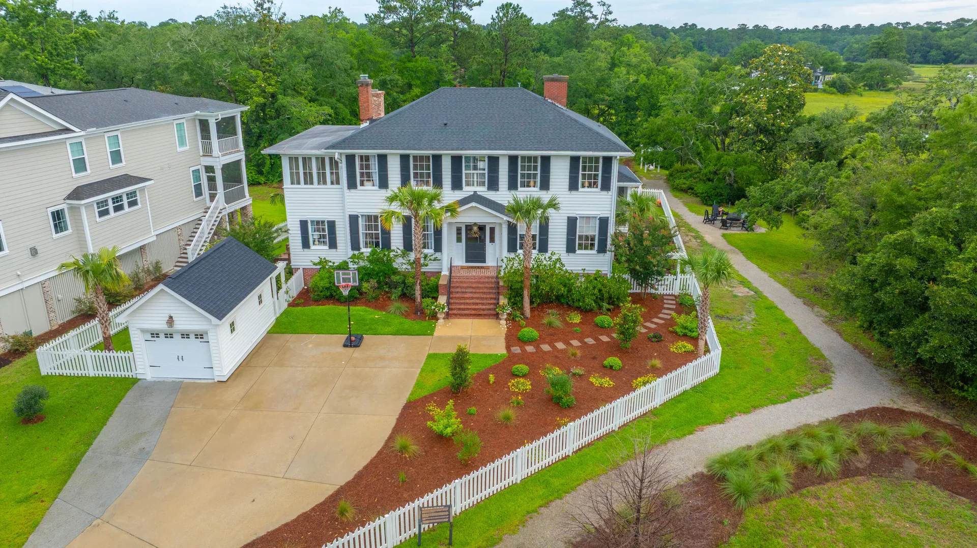 Property image 2 at 1075 Avenue Of Oaks, Charleston, SC 29407