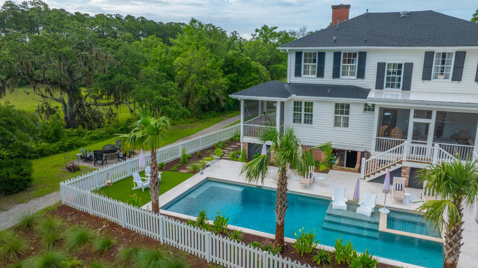 Property image 3 at 1075 Avenue Of Oaks, Charleston, SC 29407