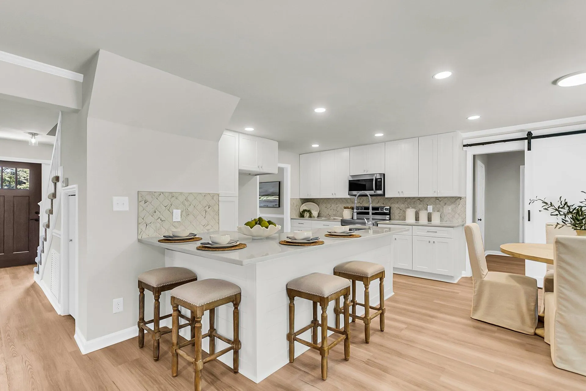 Property image 4 at 220 Runnymede Lane, Summerville, SC 29485