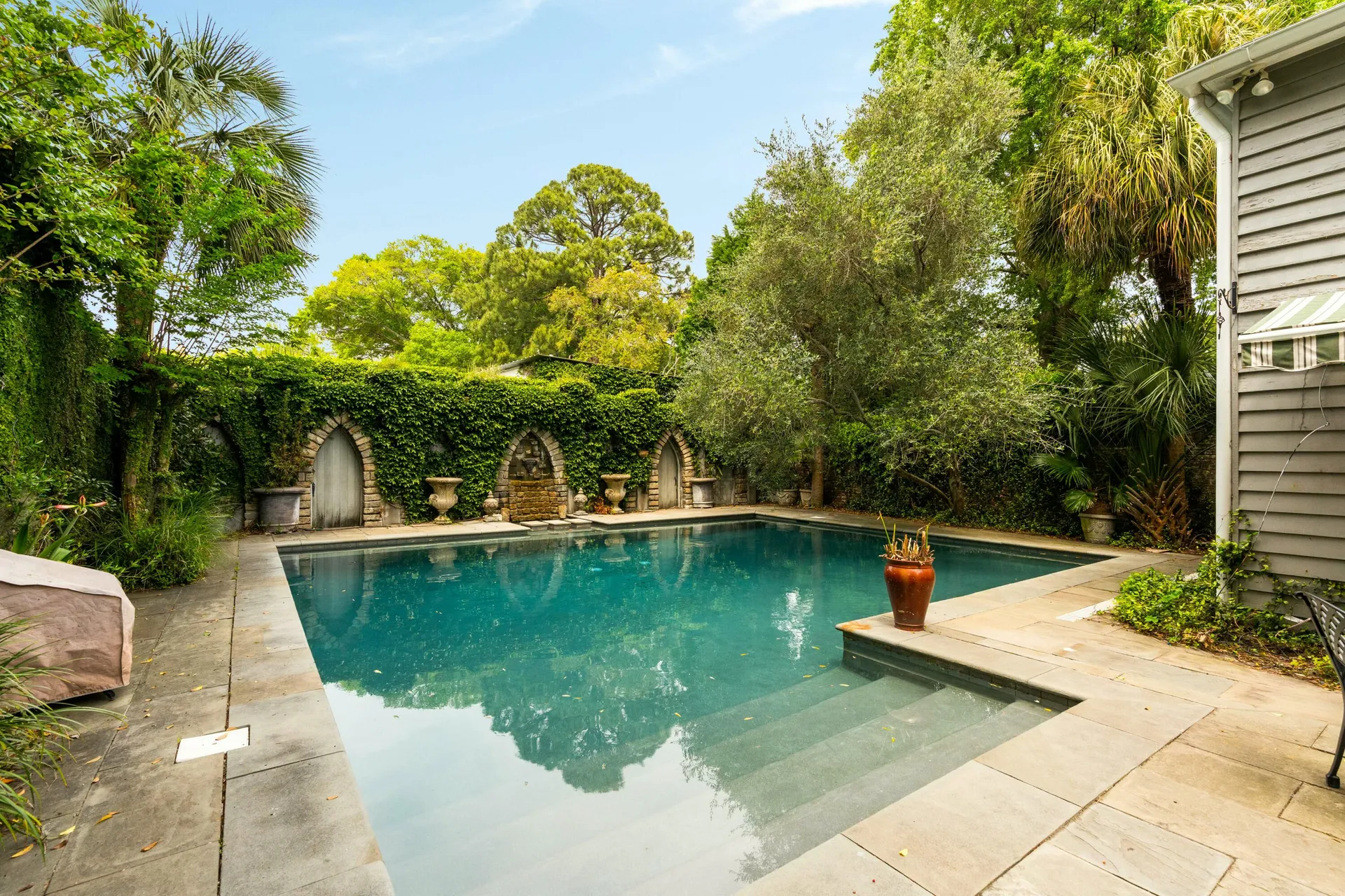 Property image 2 at 62 Society Street, Charleston, SC 29401
