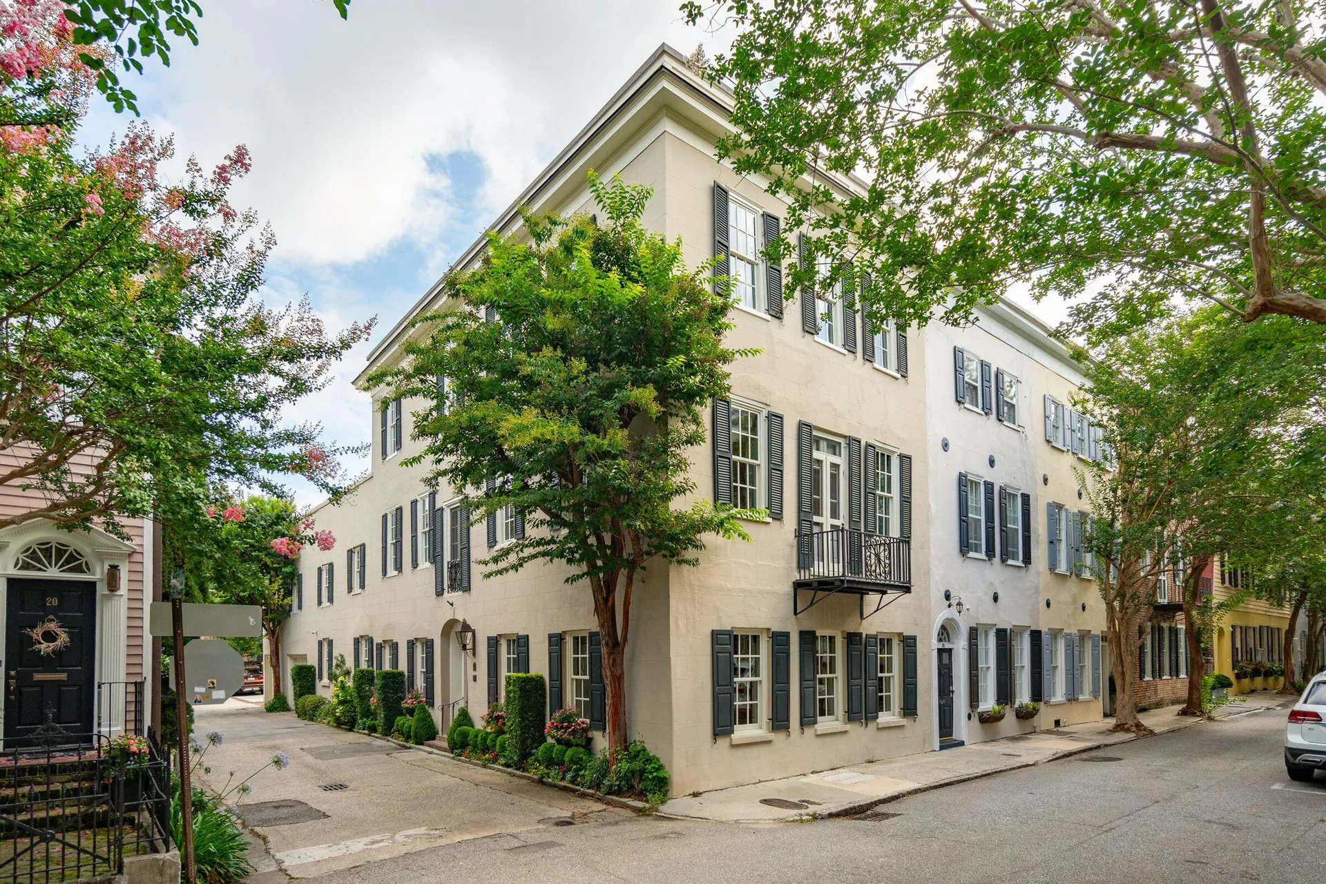 Property image 2 at 2 Bedons Alley, Charleston, SC 29401