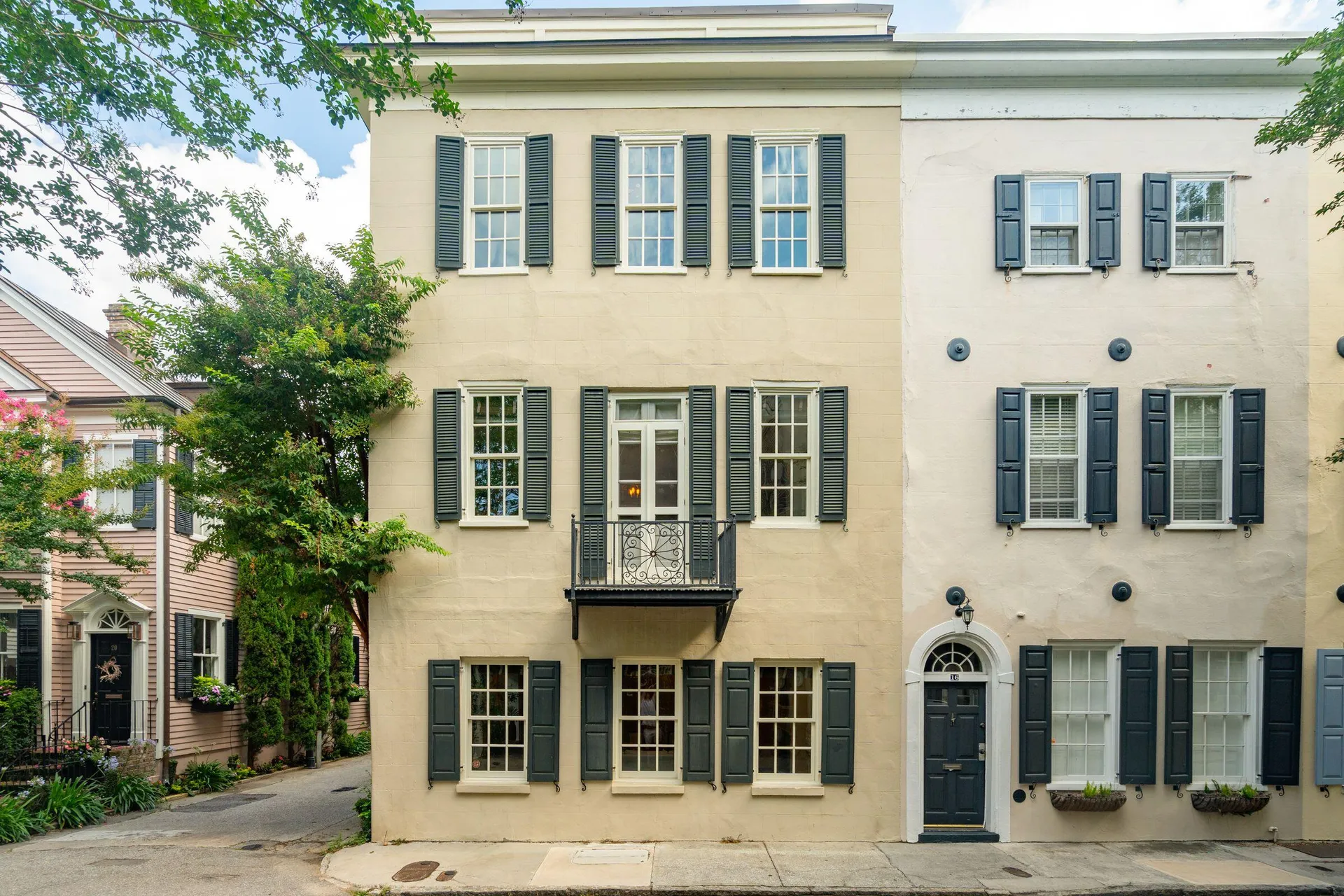 Property image 3 at 2 Bedons Alley, Charleston, SC 29401