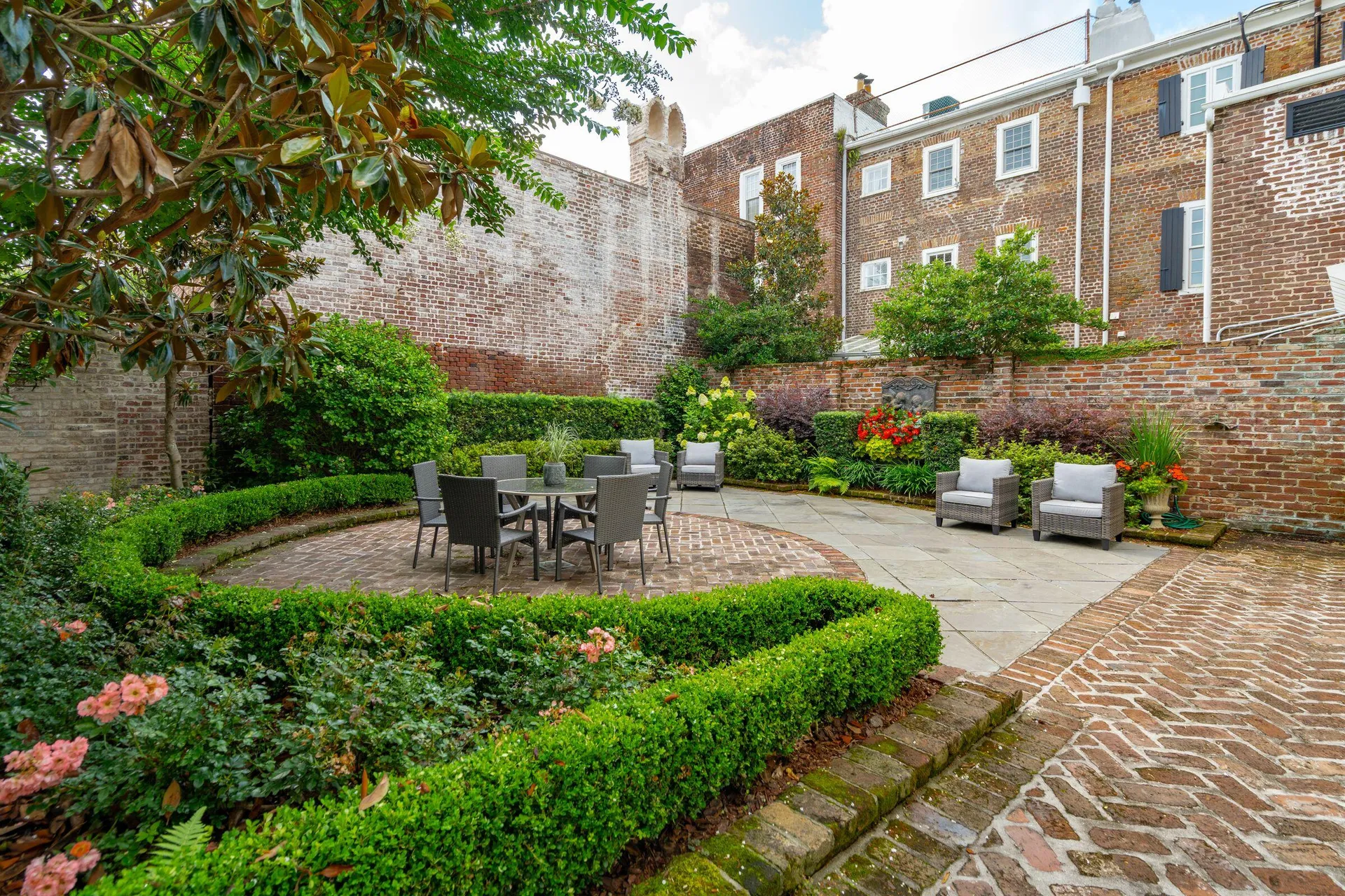 Property image 5 at 2 Bedons Alley, Charleston, SC 29401