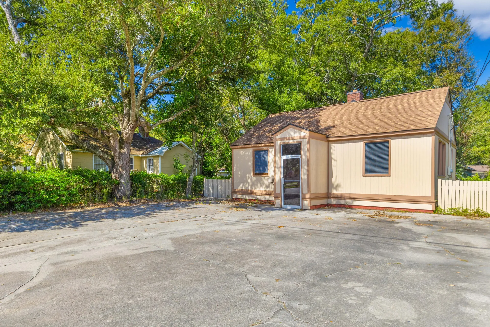 4621 Durant Avenue
