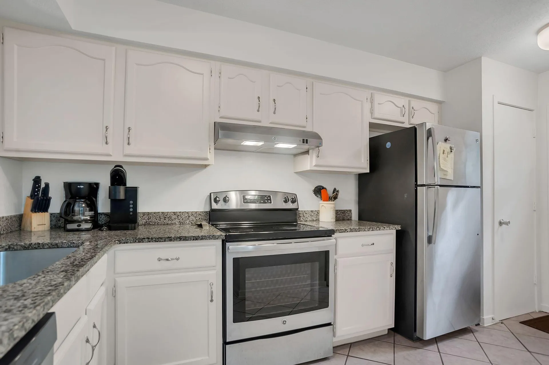 Property image 5 at 15 Deallyon Avenue 1, Hilton Head Island, SC 29928