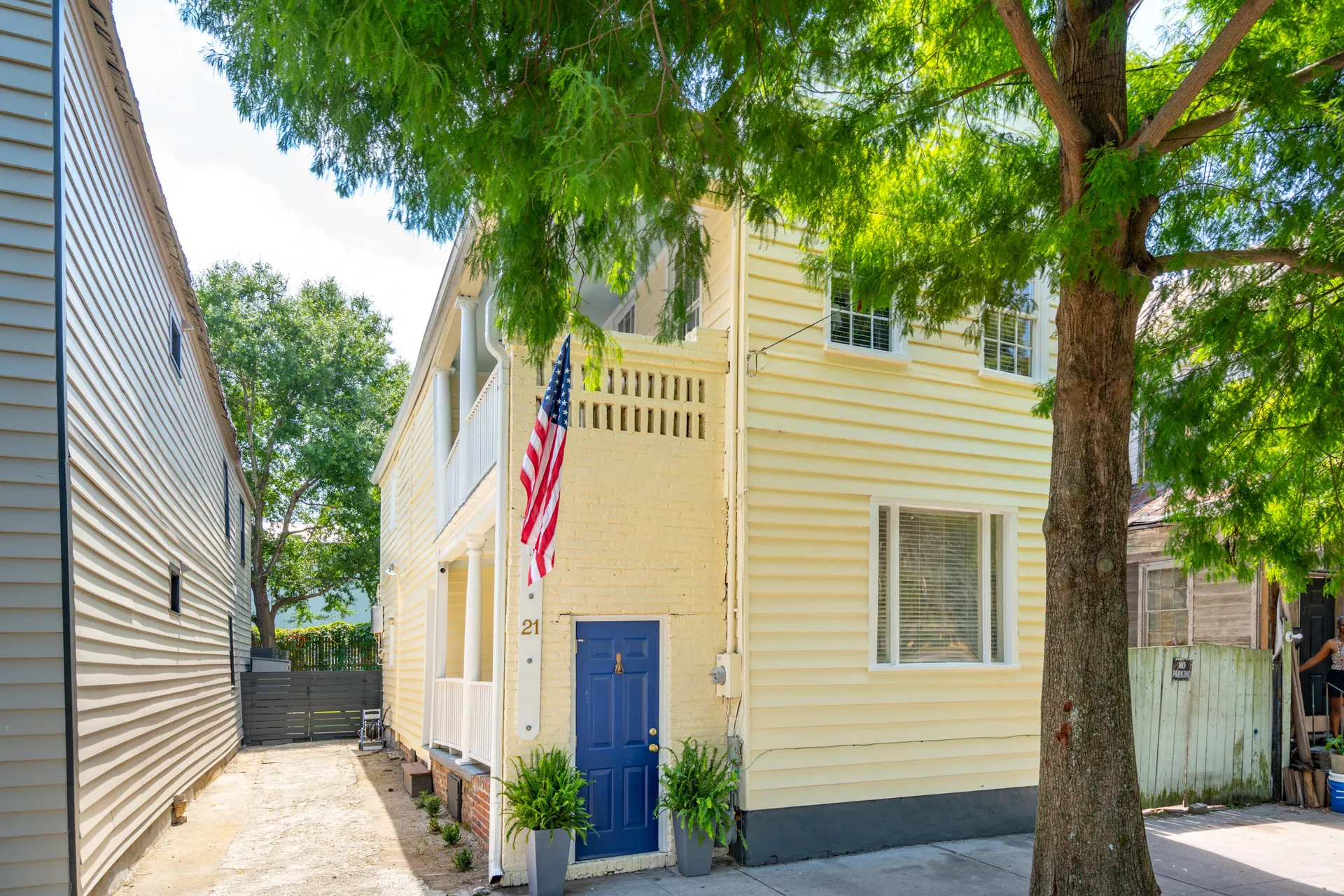 21 America Street