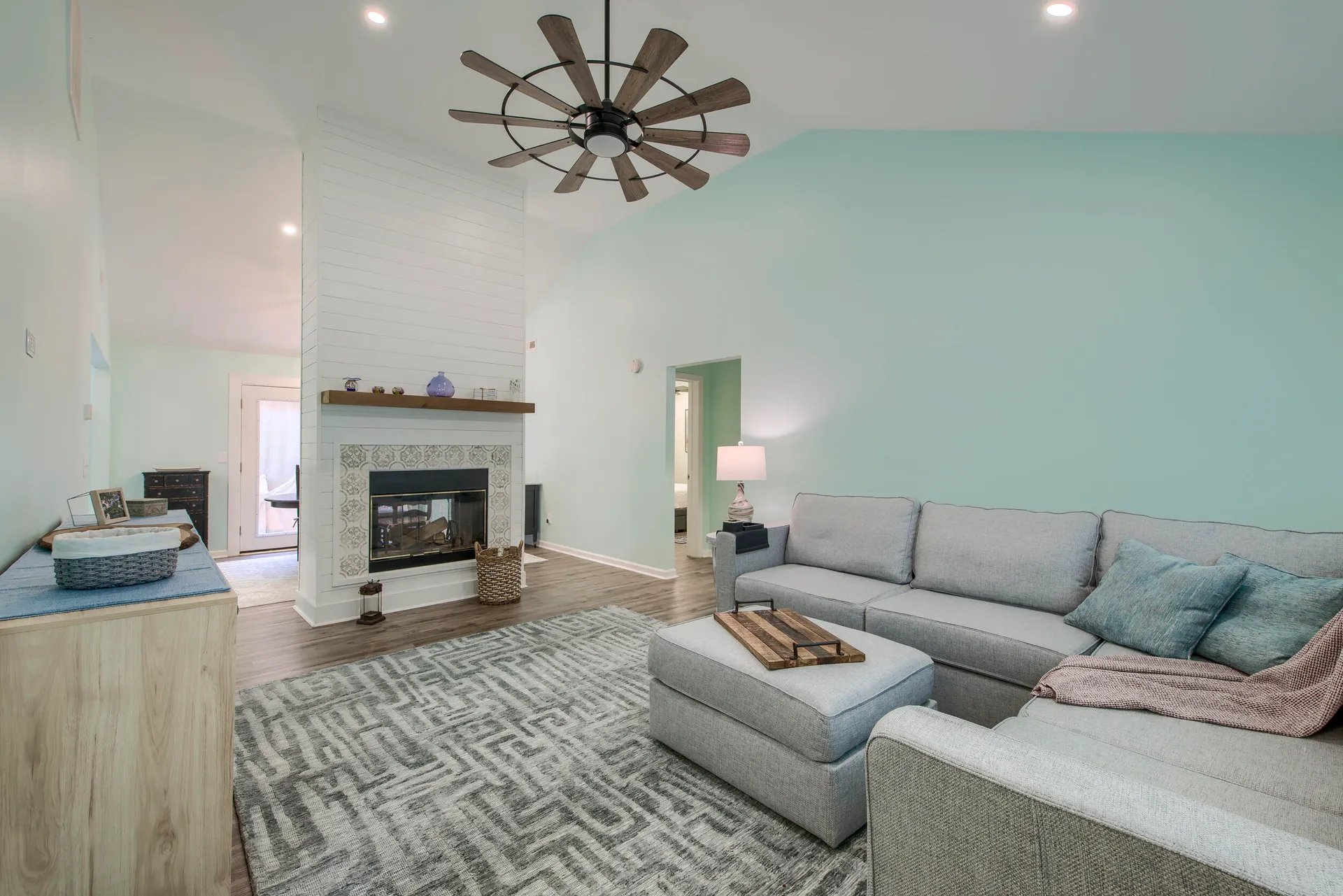 Property image 3 at 528 Castle Hall Road, Mount Pleasant, SC 29464