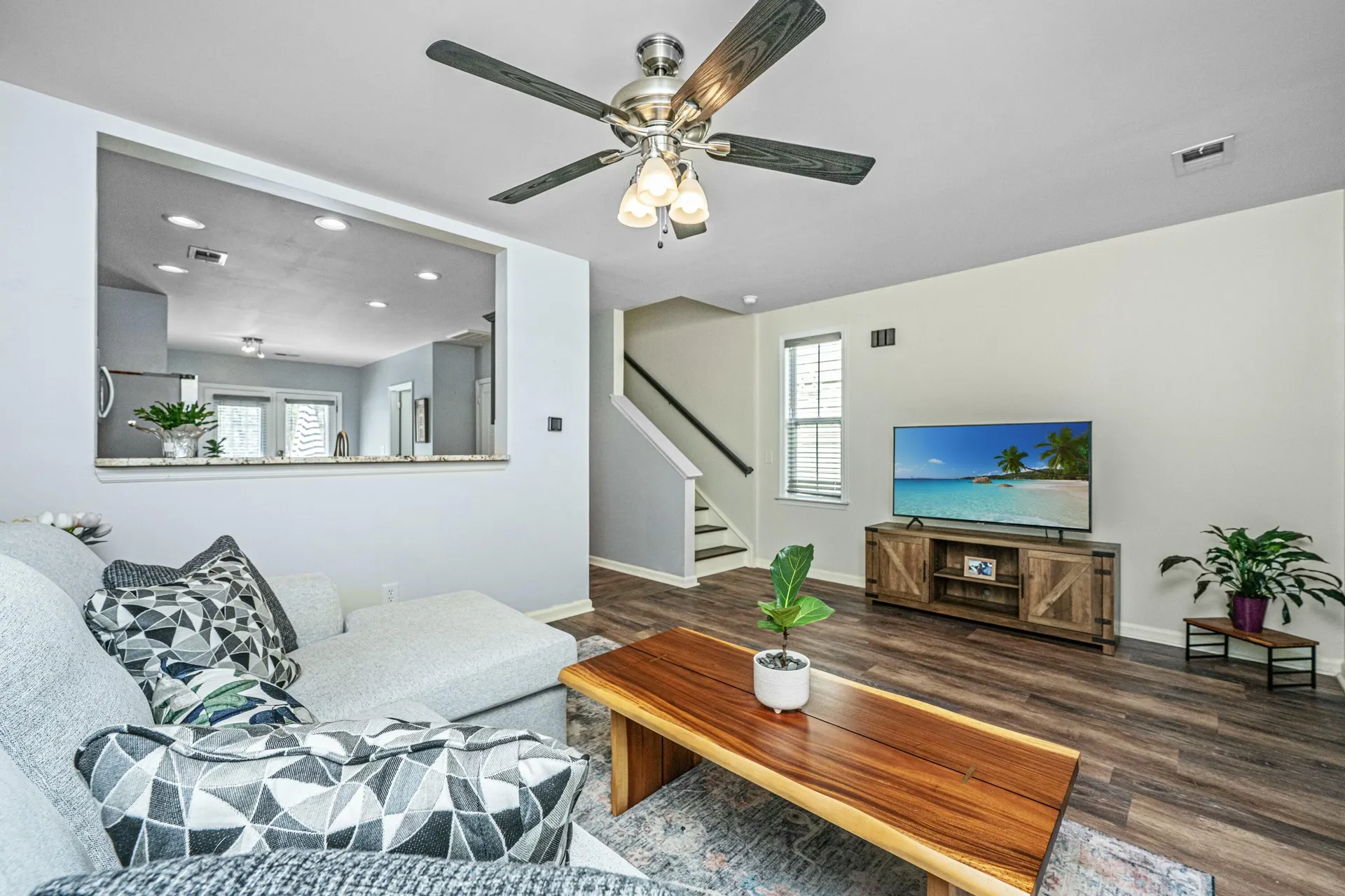 Property image 2 at 425 Verbena Avenue, Summerville, SC 29483