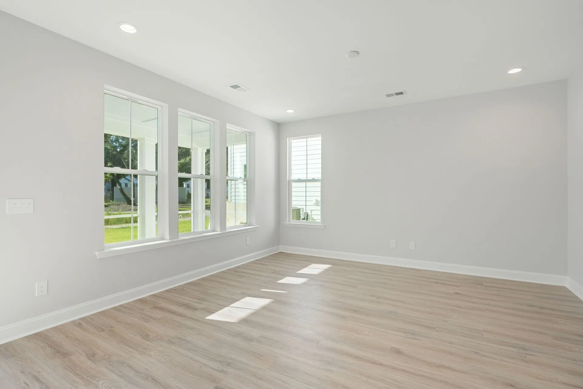 Property image 3 at 102 Hawthorne Landing Drive, Goose Creek, SC 29445