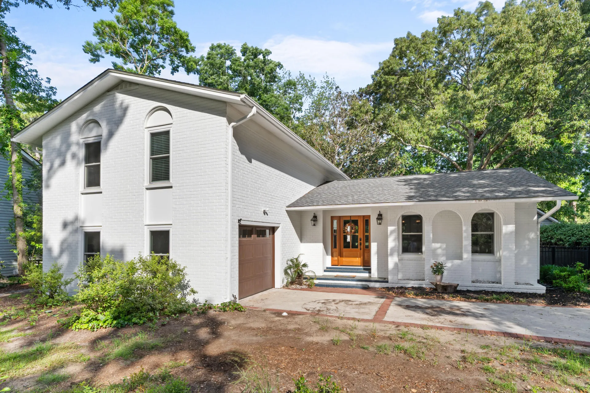 1055 Royalist Road