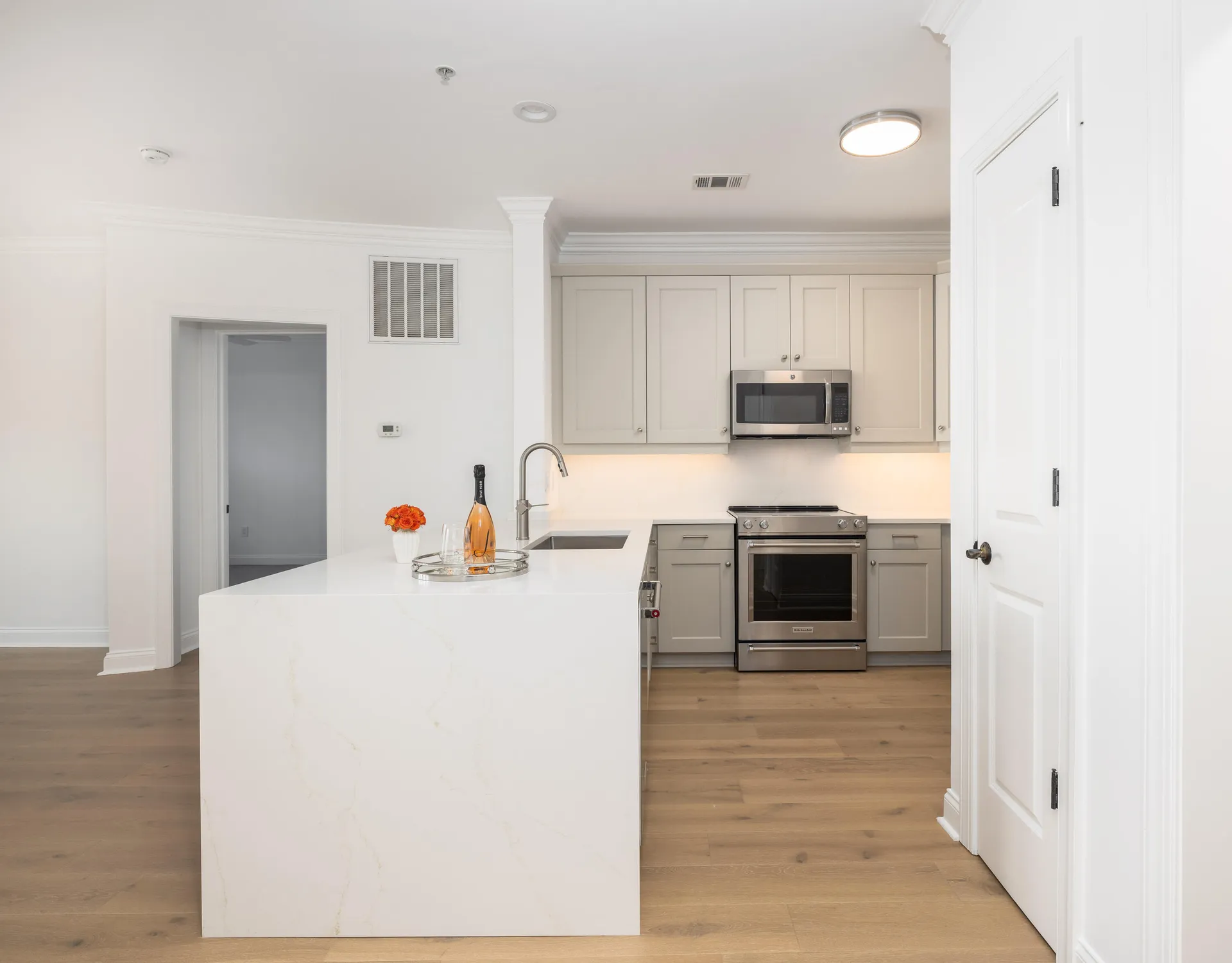 Property image 2 at 21 George Street 206, Charleston, SC 29401