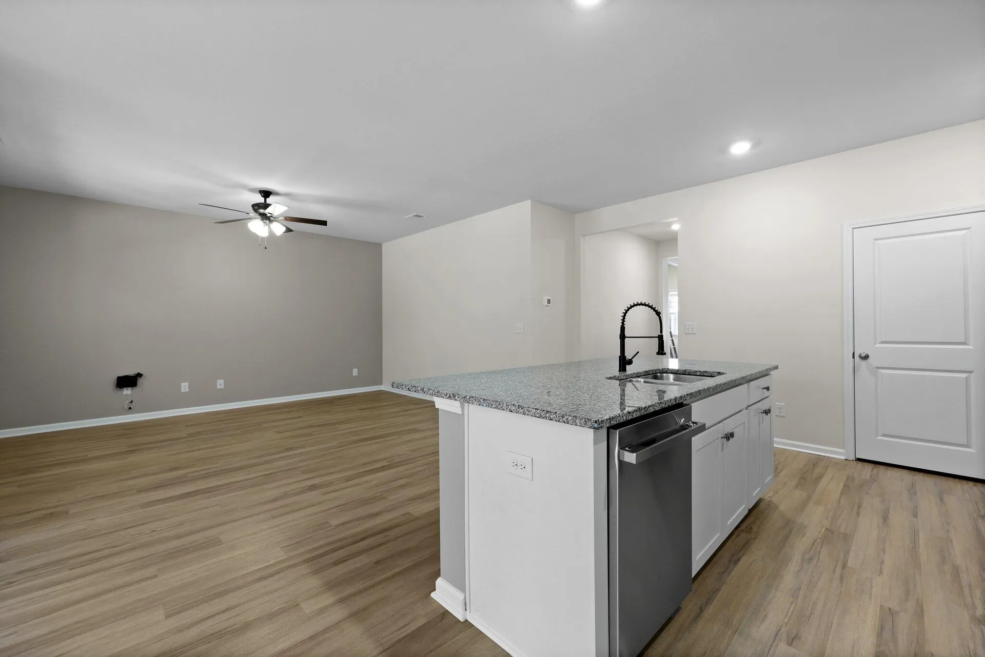 Property image 4 at 318 Bering Lane, Summerville, SC 29486